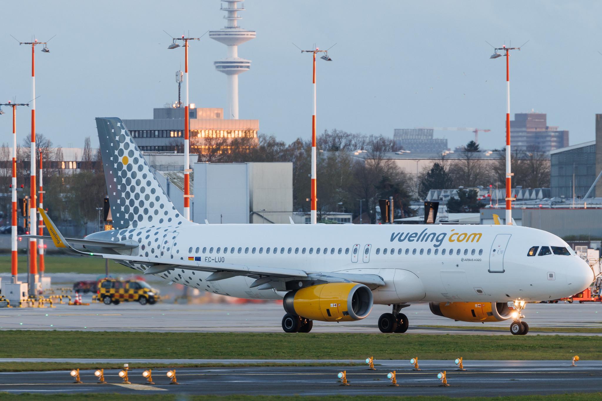Hamburg Airport: Vueling (VY / VLG) | Airbus A320-232 A320 | EC-LUO | MSN 5530