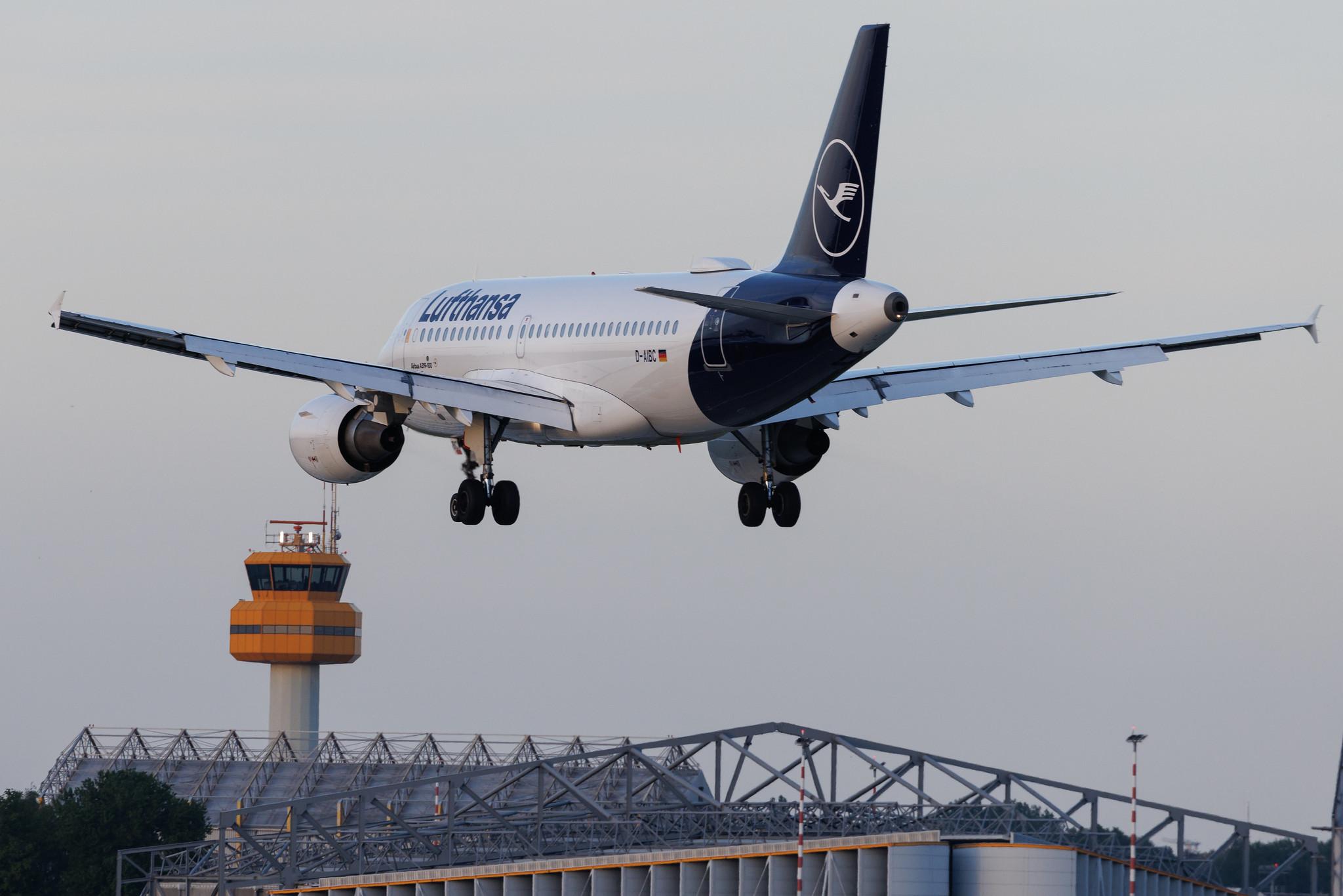 Hamburg Airport: Lufthansa (LH / DLH) | Airbus A319-112 A319 | D-AIBC | MSN 4332