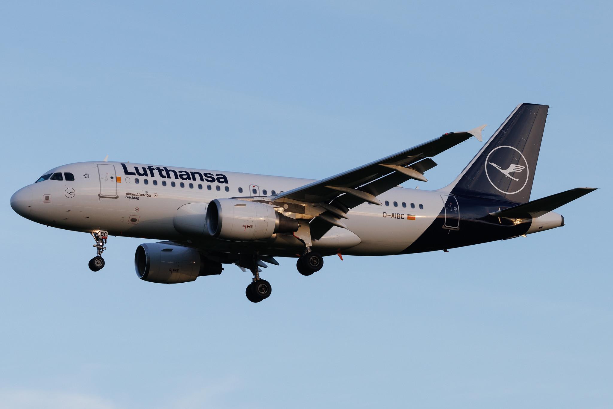 Hamburg Airport: Lufthansa (LH / DLH) | Airbus A319-112 A319 | D-AIBC | MSN 4332