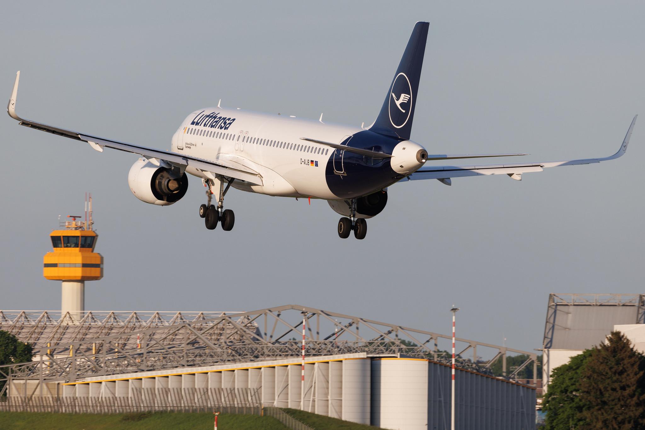 Hamburg Airport: Lufthansa (LH / DLH) | Airbus A320-271N A20N | D-AIJB | MSN 09493