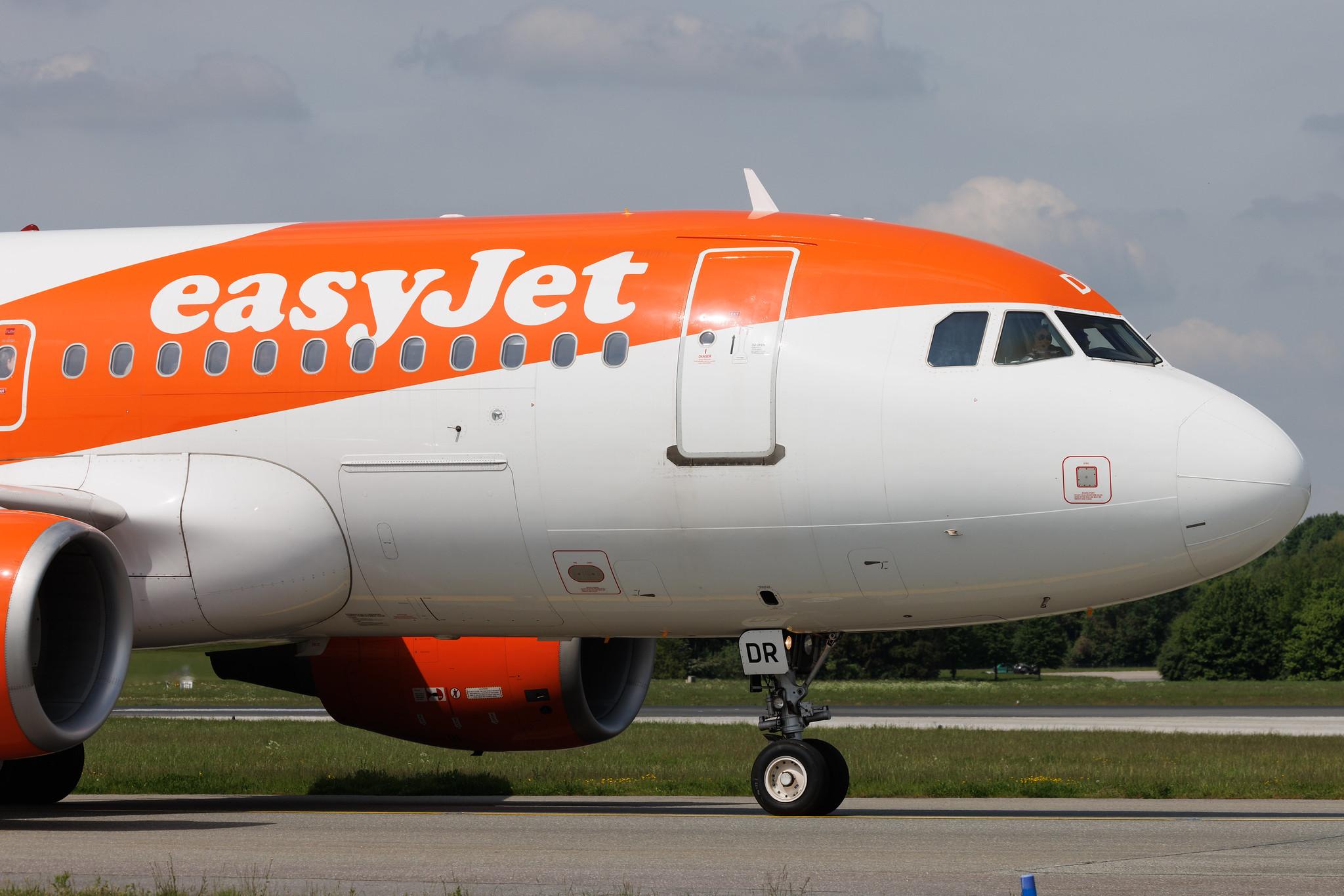 Hamburg Airport: easyJet (U2 / EZY) | Airbus A319-111 A319 | G-EZDR | MSN 3683