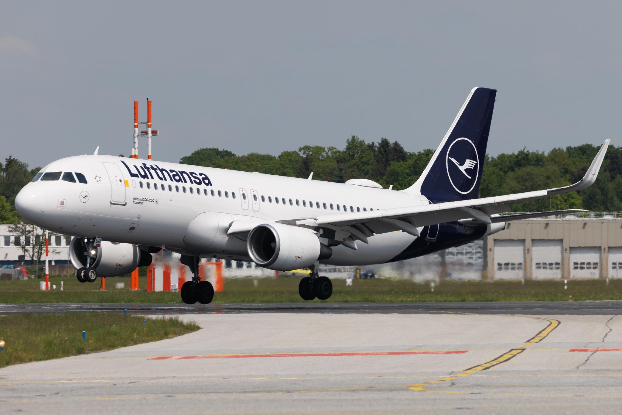 Hamburg Airport: Lufthansa (LH / DLH) | Airbus A320-214 A320 | D-AIUH | MSN 6225