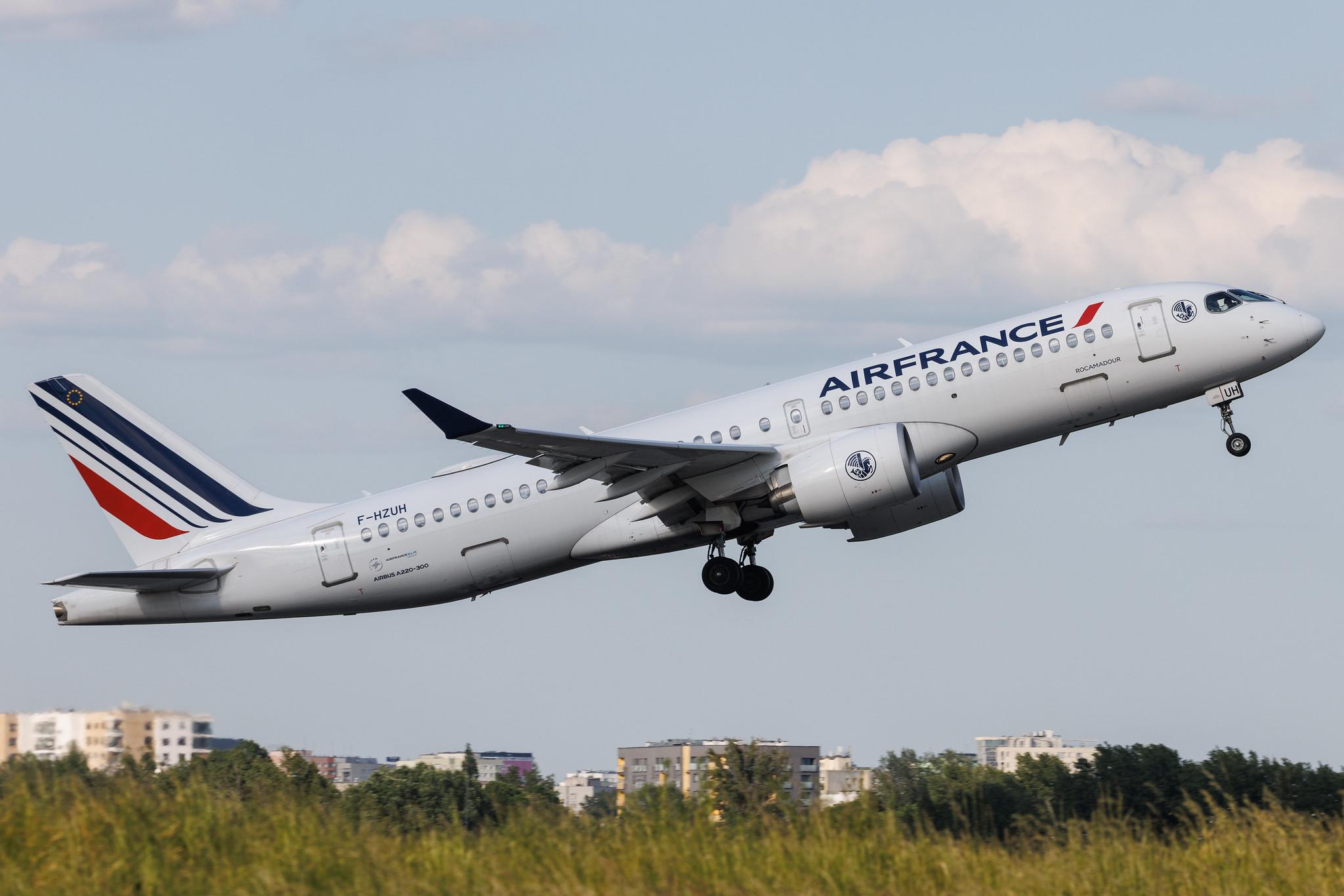 Warsaw Chopin Airport: Air France (AF / AFR) | Airbus A220-300 BCS3 | F-HZUH | MSN 55157