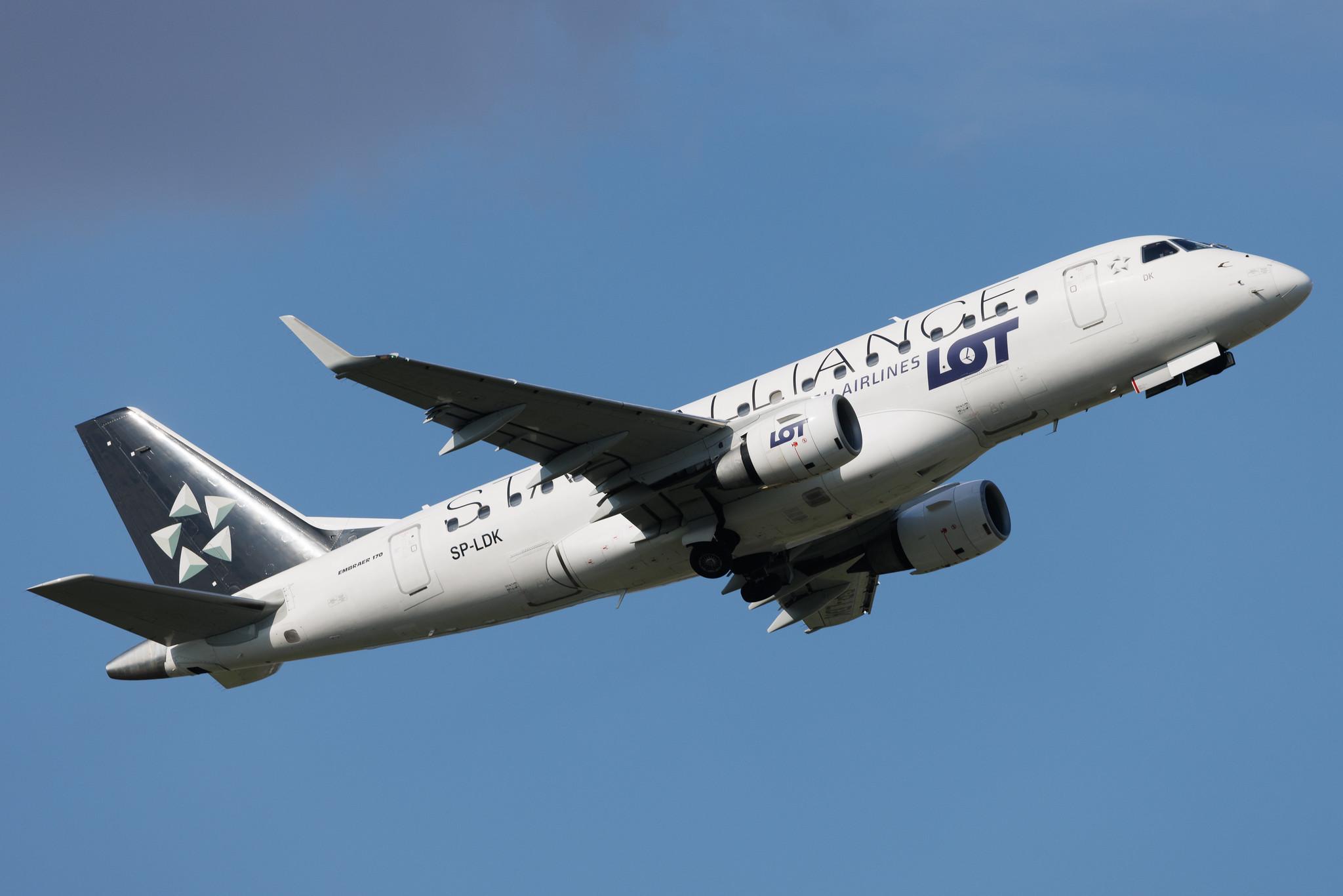 Warsaw Chopin Airport: LOT (LO / LOT) | Livery: Star Alliance Livery | Embraer E170STD E170 | SP-LDK | MSN 17000074