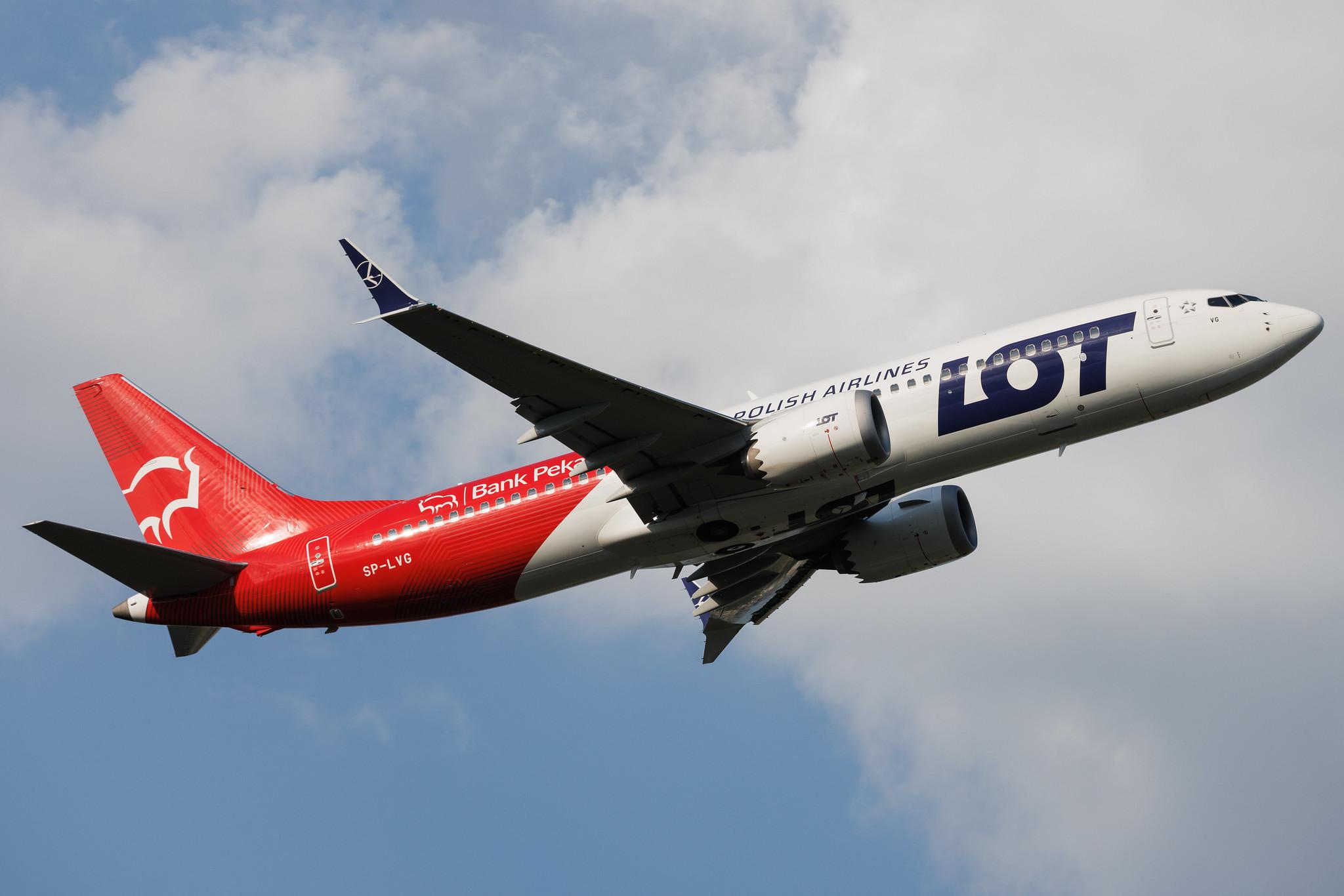 Warsaw Chopin Airport: LOT (LO / LOT) | Livery: Bank Pekao Livery | Boeing 737 MAX 8 B38M | SP-LVG | MSN 43309