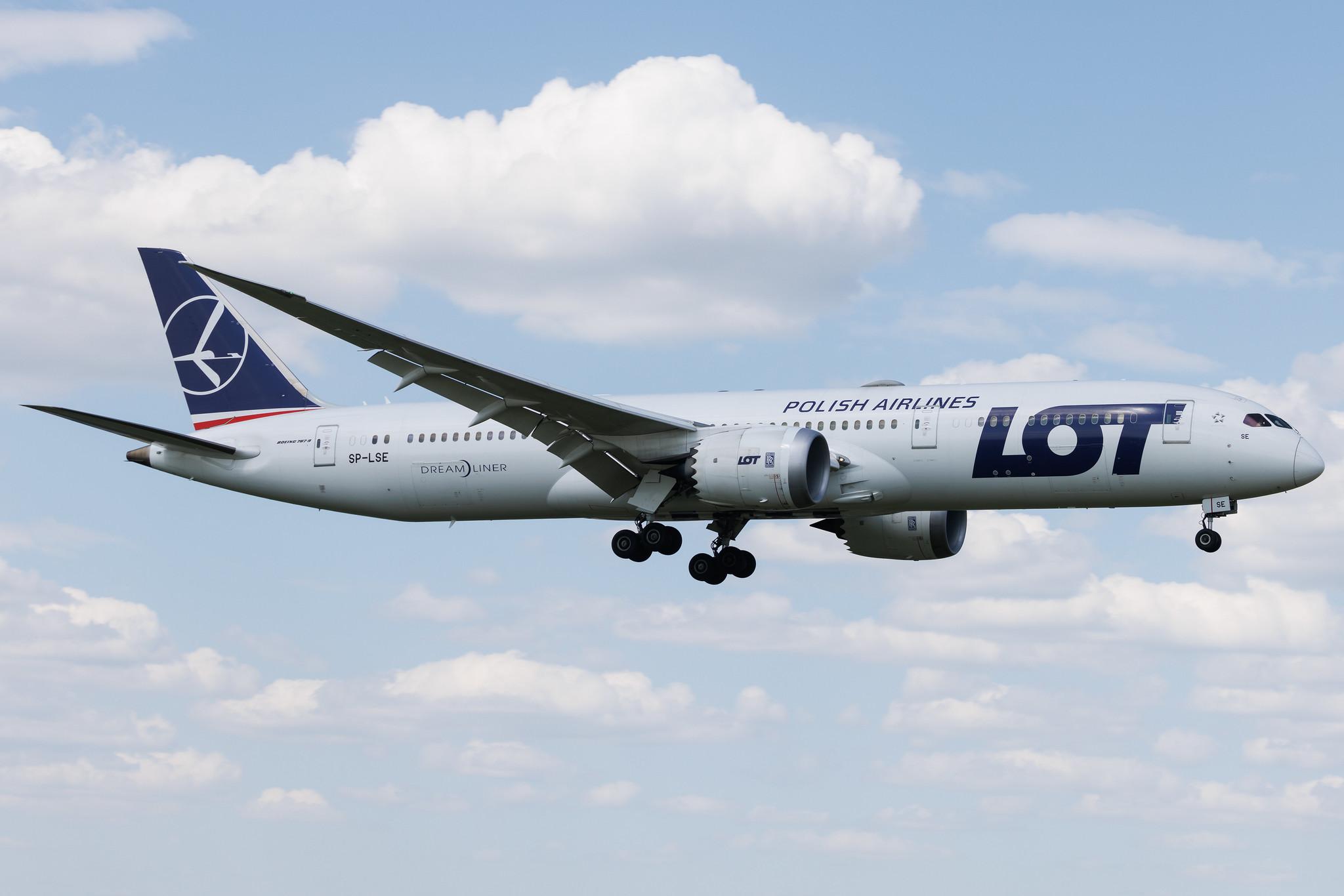 Warsaw Chopin Airport: LOT (LO / LOT) | Boeing 787-9 Dreamliner B789 | SP-LSE | MSN 62173