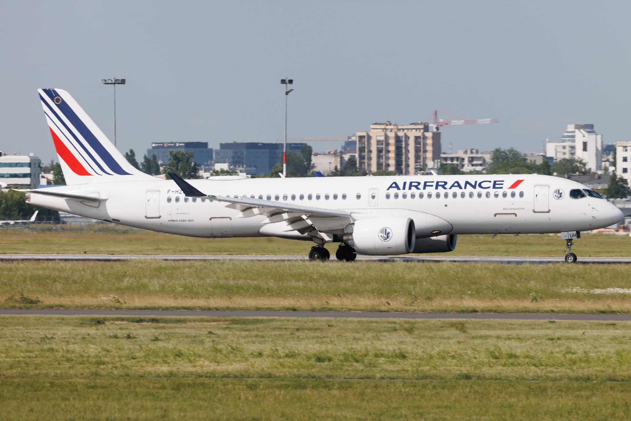 Warsaw Chopin Airport: Air France (AF / AFR) | Airbus A220-300 BCS3 | F-HZUH | MSN 55157