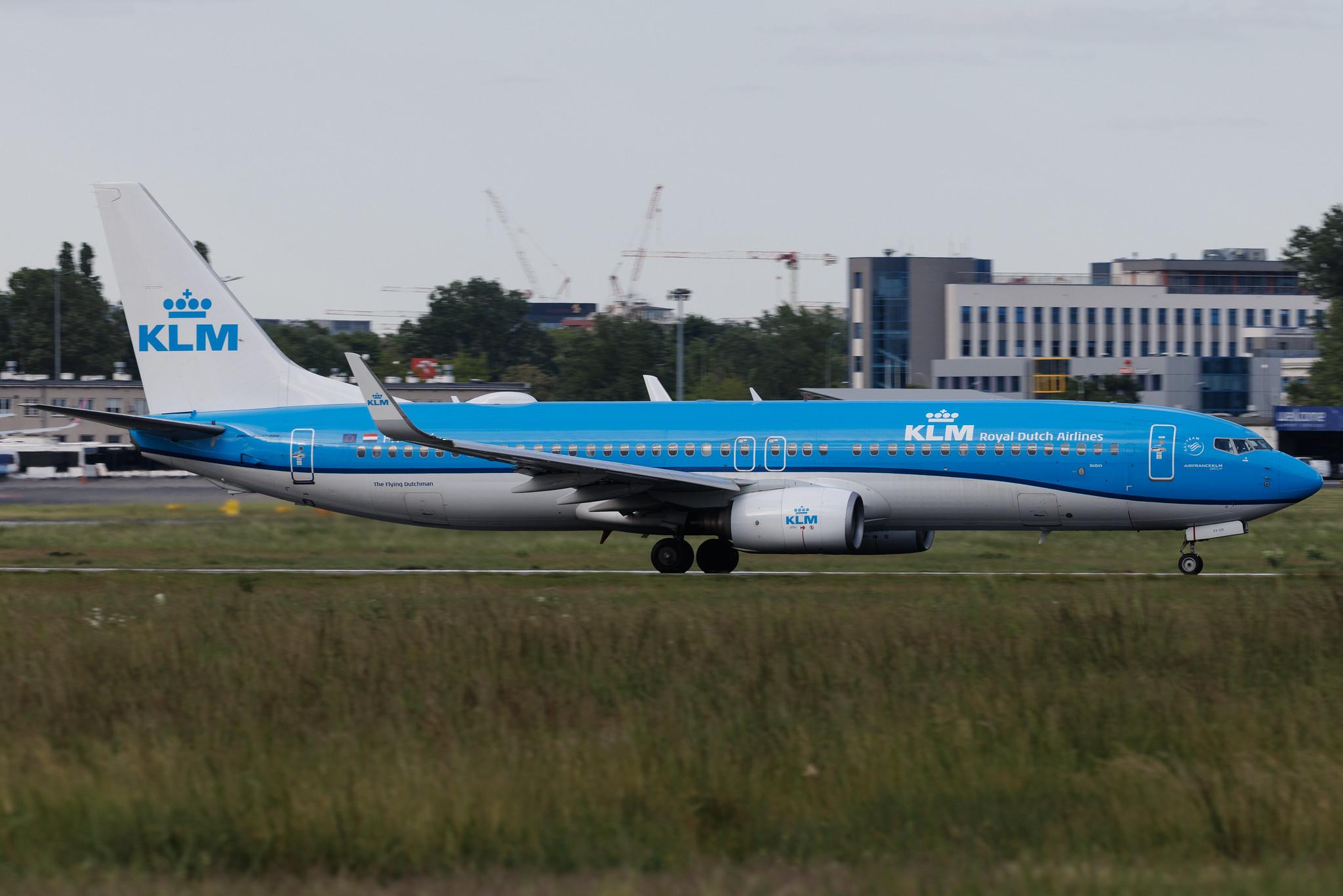 Warsaw Chopin Airport: KLM (KL / KLM) | Boeing 737-8K2 B738 | PH-BXV | MSN 30370