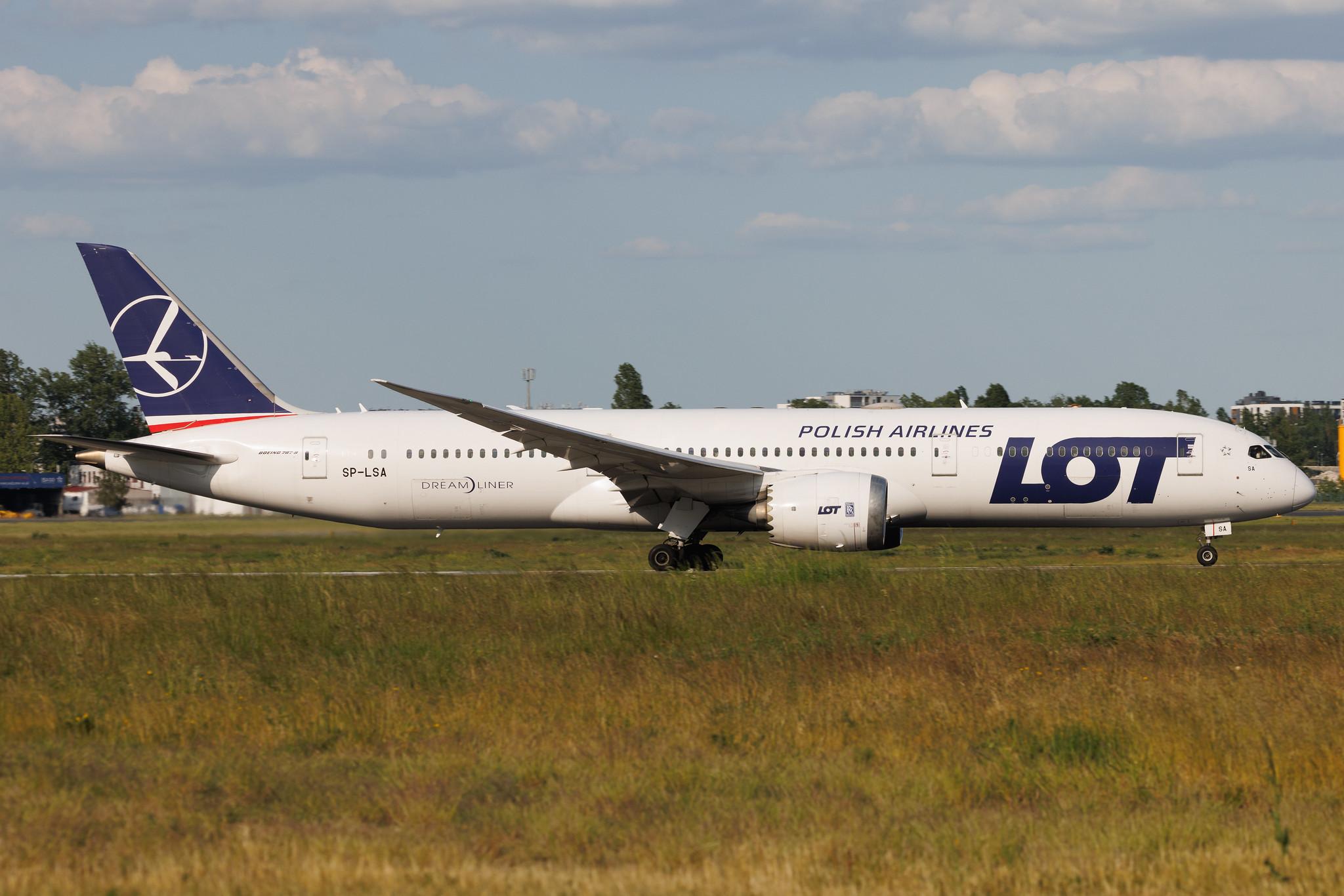 Warsaw Chopin Airport: LOT (LO / LOT) | Boeing 787-9 Dreamliner B789 | SP-LSA | MSN 38083