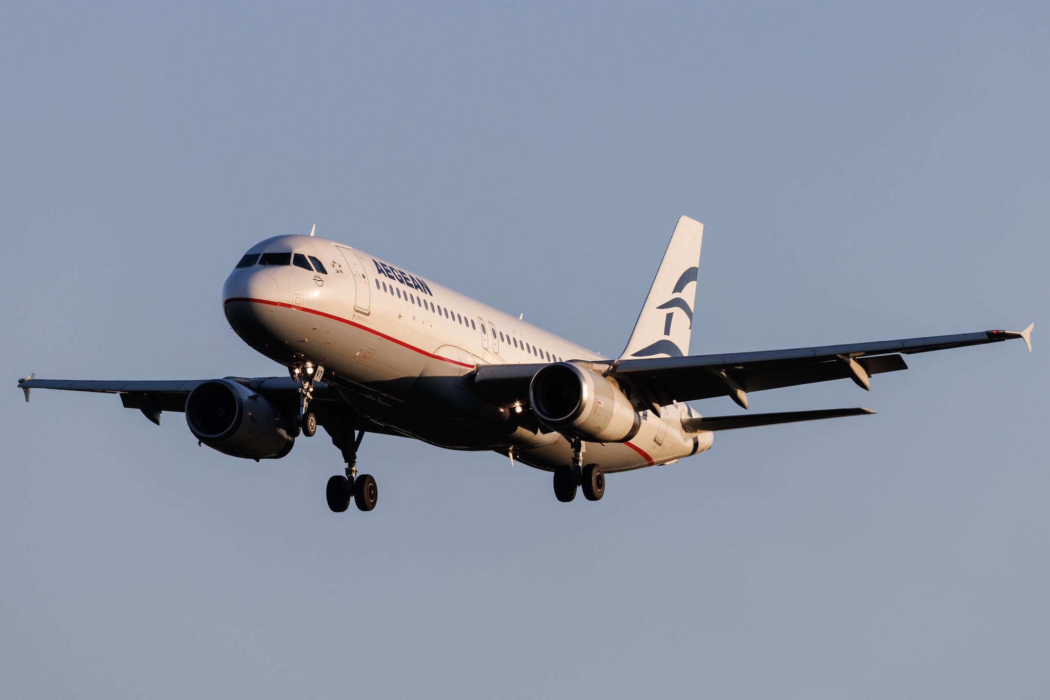 Hamburg Airport: Aegean Airlines (A3 / AEE) | Airbus A320-232 A320 | SX-DVT | MSN 03745