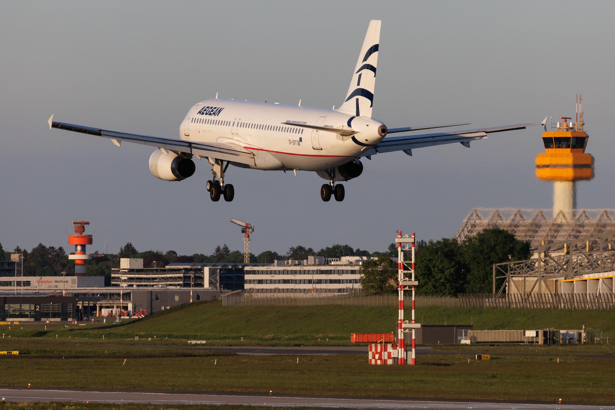 Hamburg Airport: Aegean Airlines (A3 / AEE) | Airbus A320-232 A320 | SX-DVT | MSN 03745