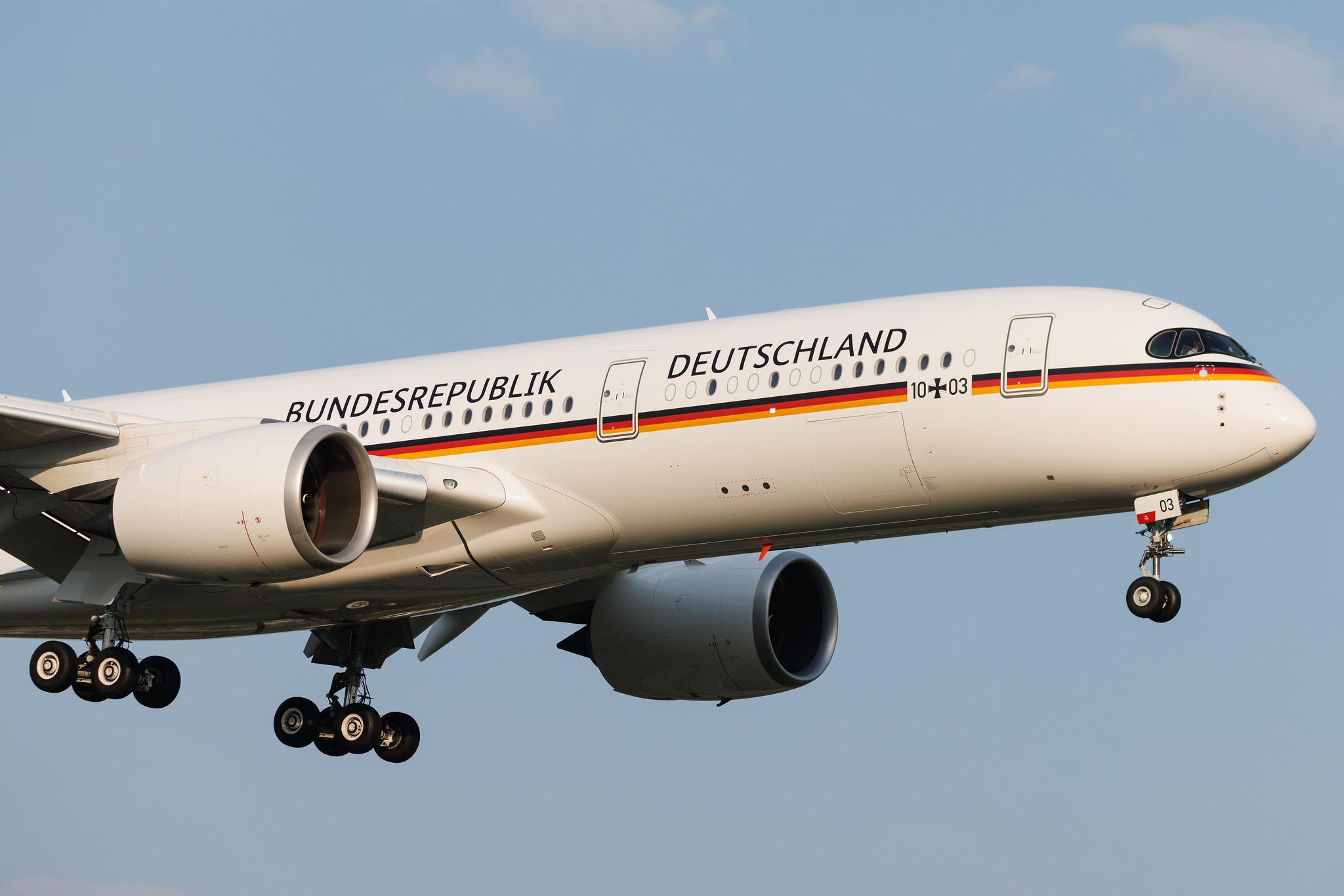 Hamburg Airport: German Air Force (/ GAF) | Airbus A350-941 A359 | 10+03 | MSN 416