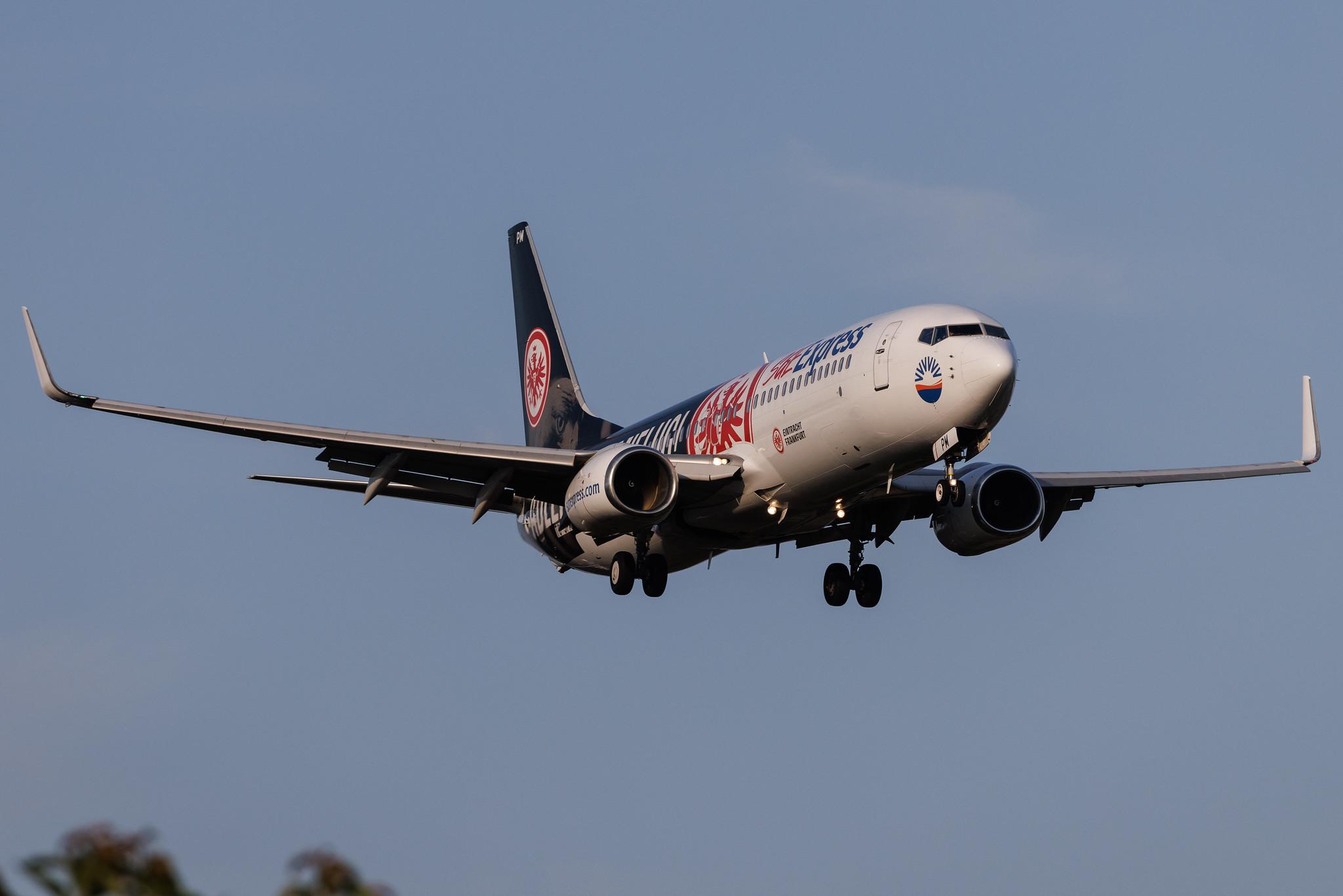 Hamburg Airport: SunExpress (XQ / SXS) | Livery: Eintracht Frankfurt Livery | Boeing 737-8MA B738 | TC-SPM | MSN 40945