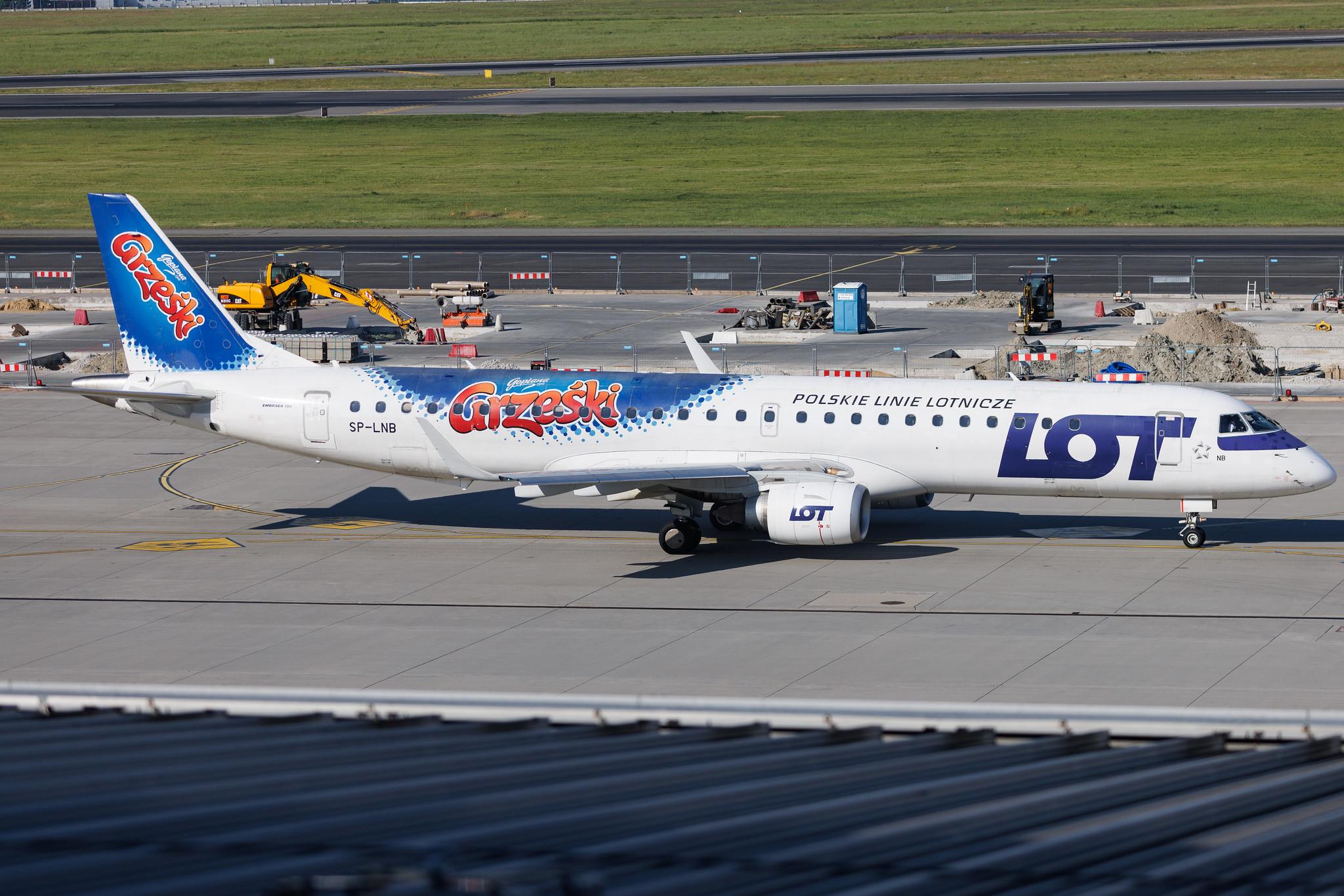 Warsaw Chopin Airport: LOT (LO / LOT) | Livery: Grzeski Livery | Embraer E195LR E195 | SP-LNB | MSN 19000444