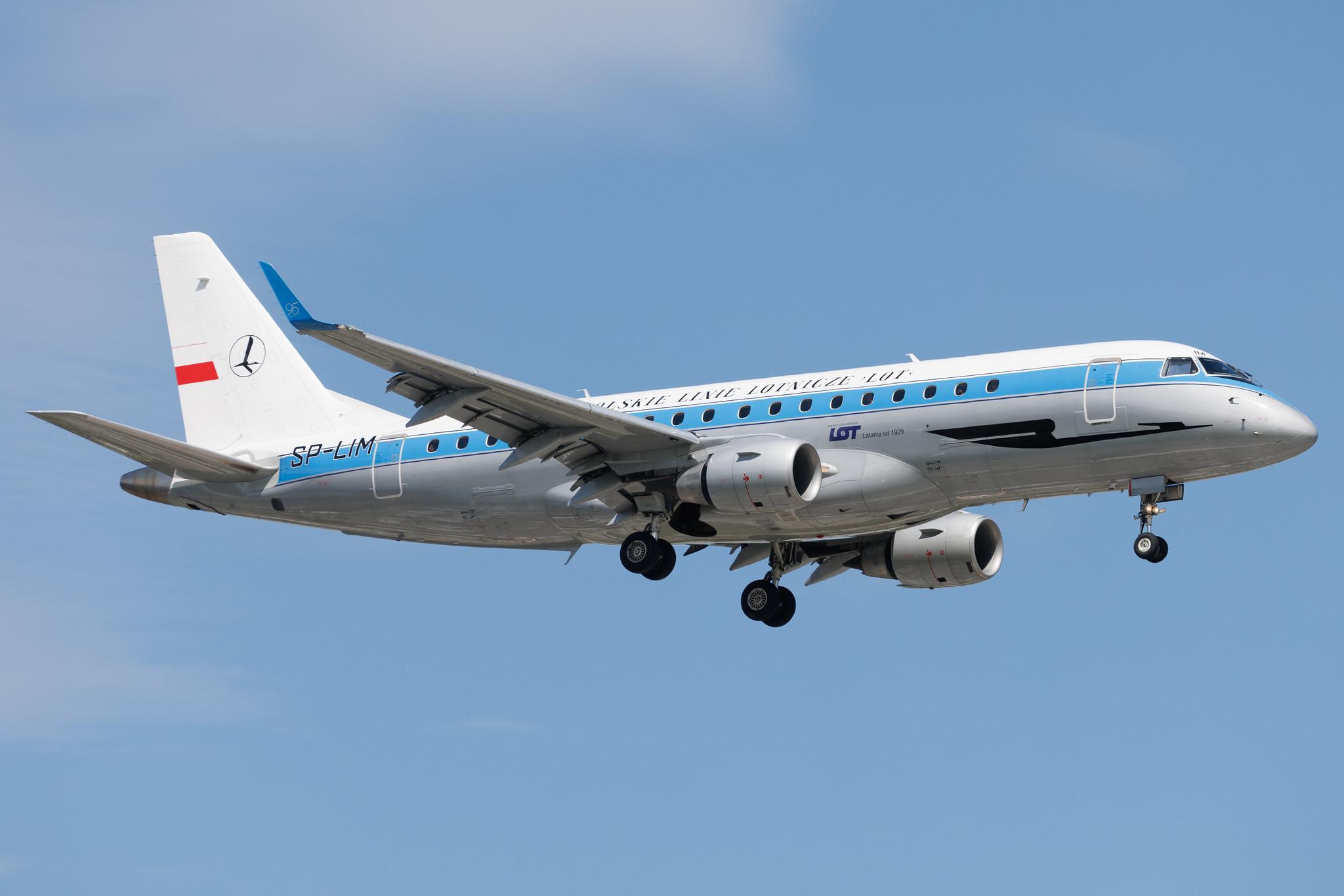 Warsaw Chopin Airport: LOT (LO / LOT) | Livery: Retro Livery | Embraer E175LR E75S | SP-LIM | MSN 17000311