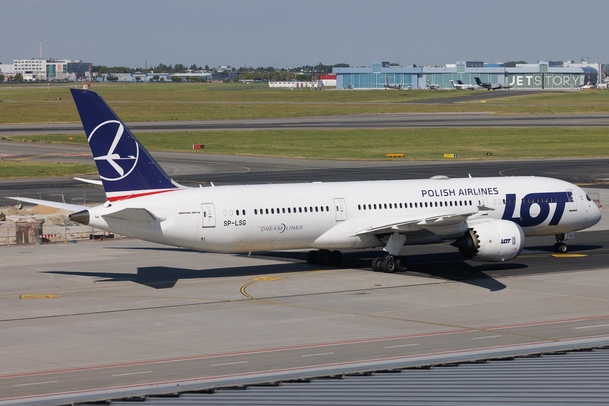Warsaw Chopin Airport: LOT (LO / LOT) | Boeing 787-9 Dreamliner B789 | SP-LSG | MSN 62144