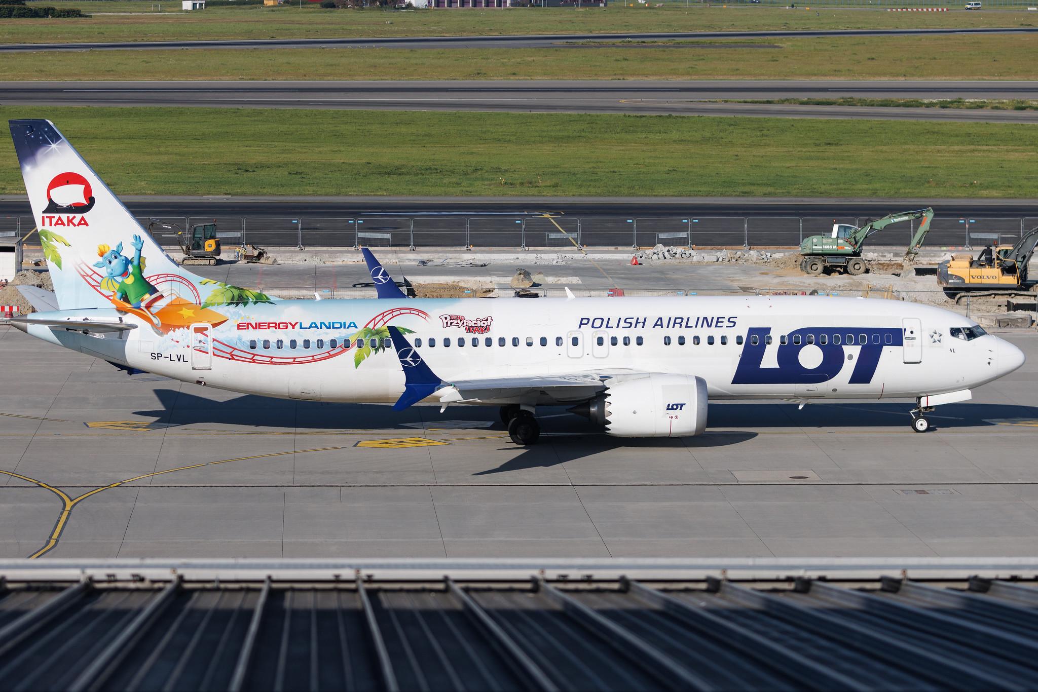 Warsaw Chopin Airport: LOT (LO / LOT) | Livery: Energylandia Livery | Boeing 737 MAX 8 B38M | SP-LVL | MSN 43331