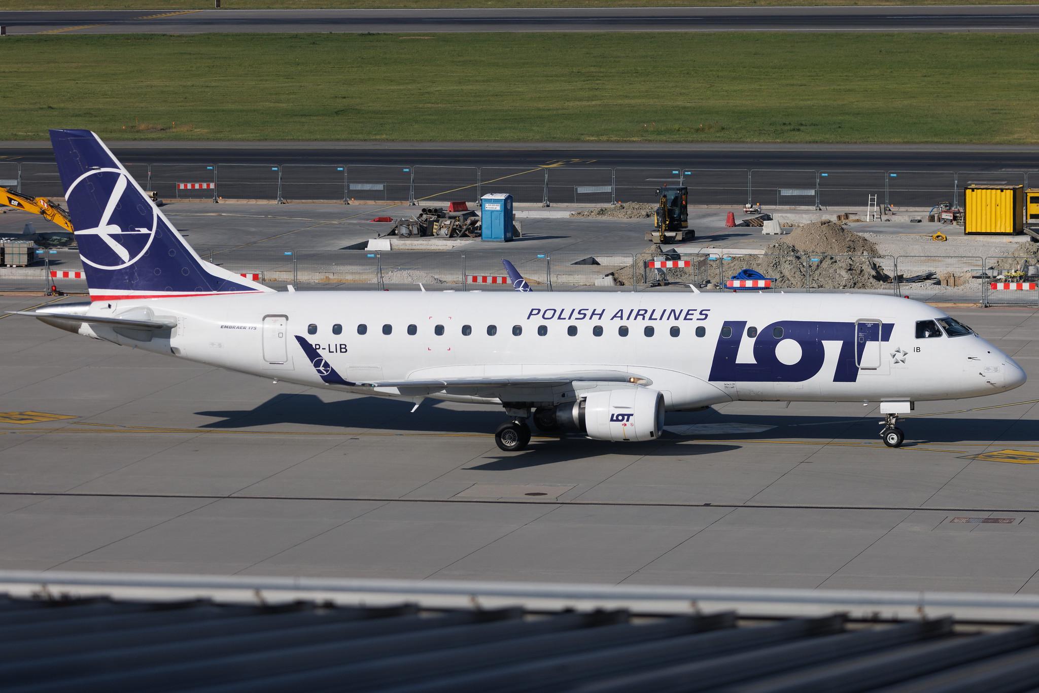 Warsaw Chopin Airport: LOT (LO / LOT) | Embraer E175STD E75S | SP-LIB | MSN 17000132