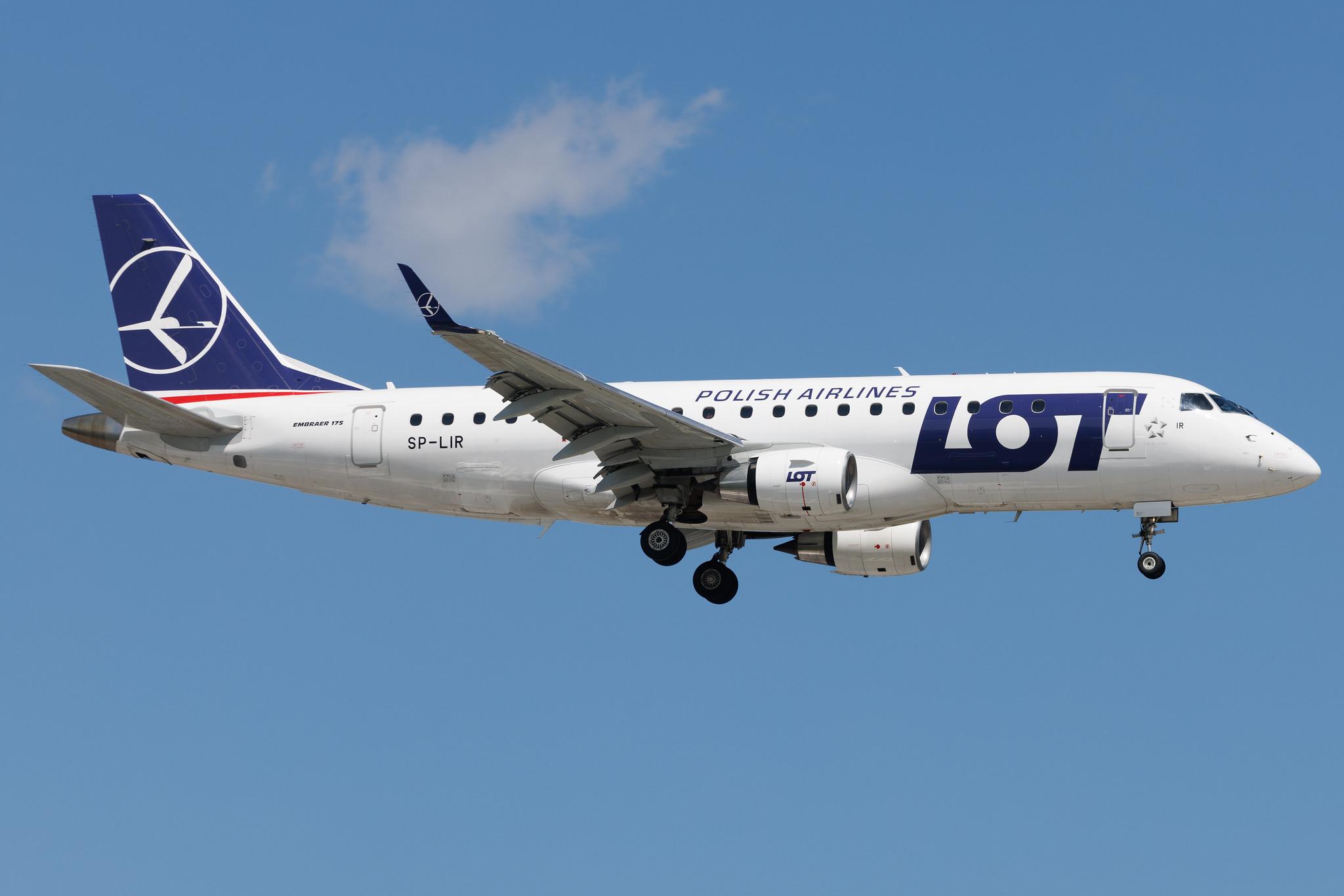 Warsaw Chopin Airport: LOT (LO / LOT) | Embraer E175STD E75S | SP-LIR | MSN 17000340