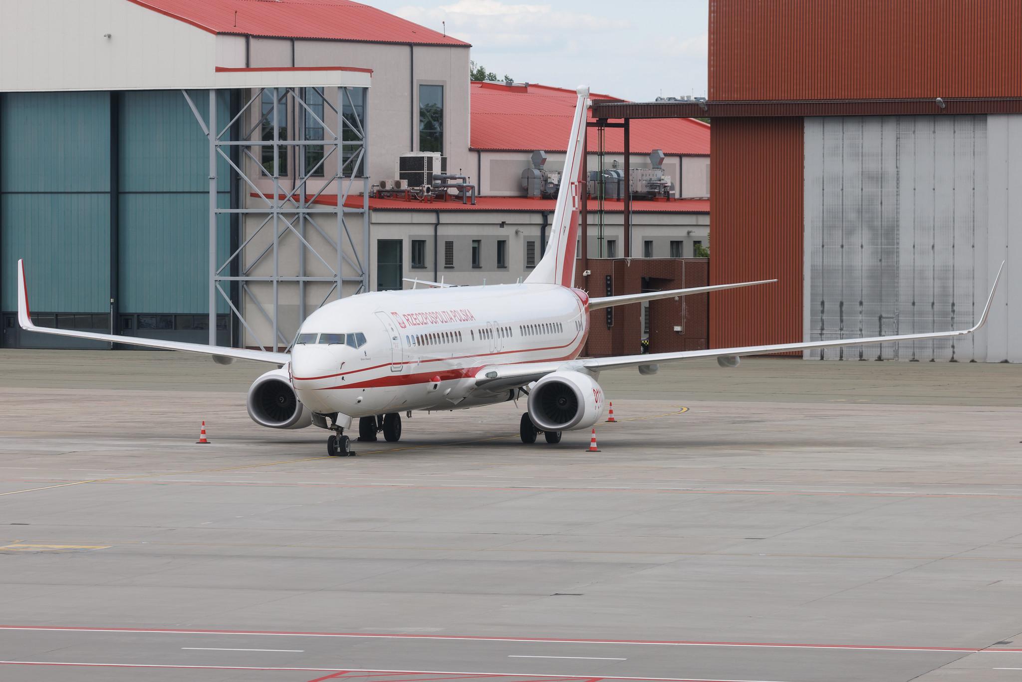 Warsaw Chopin Airport: Polish Government | Boeing 737-8TV(WL) BBJ2 B738 | 0111 | MSN 64927 / 7152