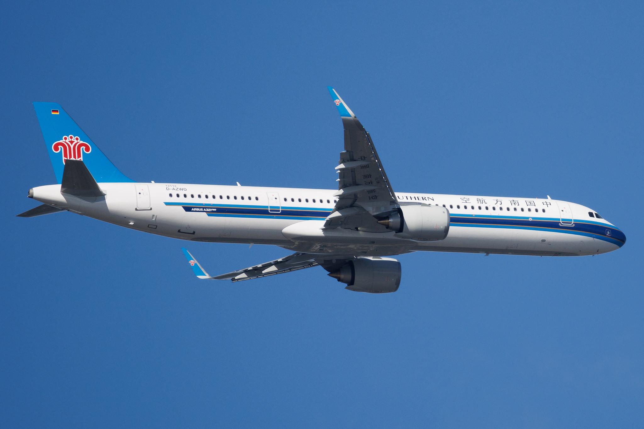 Hamburg Finkenwerder: China Southern Airlines (CZ / CSN) | Airbus A321-253NX A21N | D-AZWO | B-32J5 | MSN 12112