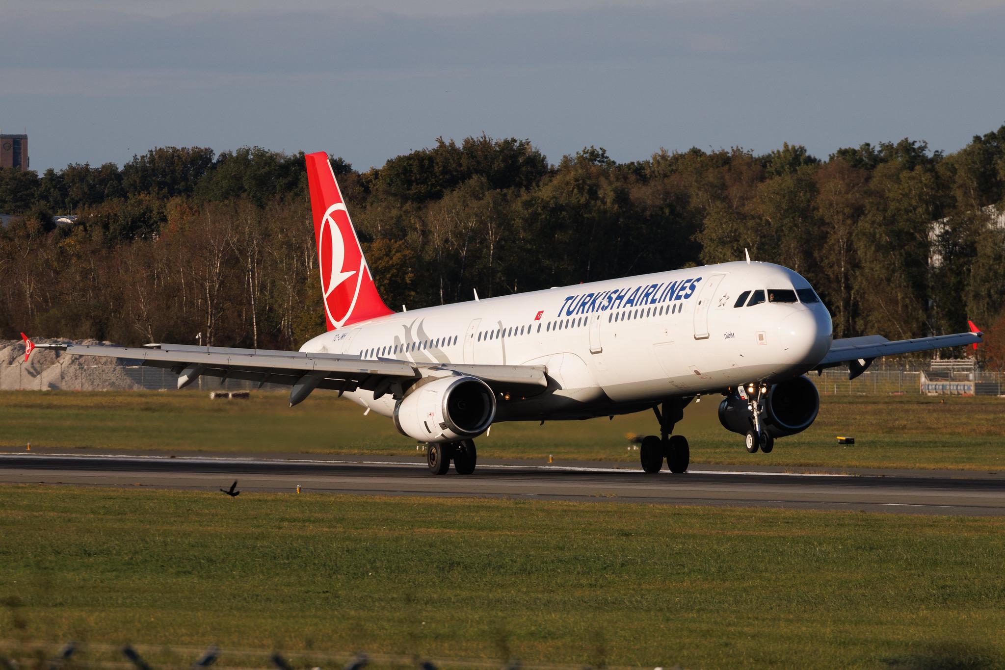 Hamburg Airport: Turkish Airlines (TK / THY) | Airbus A321-231 A321 | TC-JMH | MSN 03637
