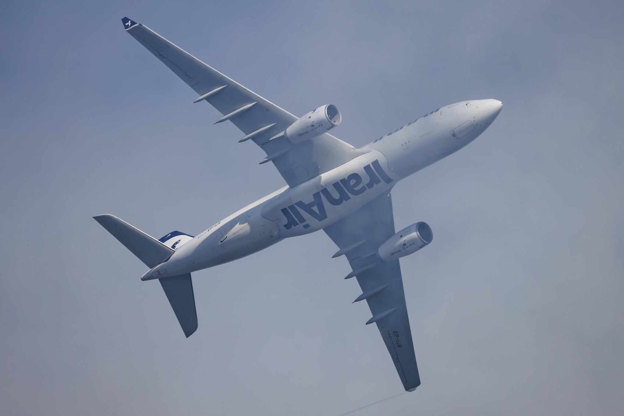 Hamburg Finkenwerder: Iran Air (IR / IRA) | Airbus A330-243 A332 | EP-IJA | MSN 1540