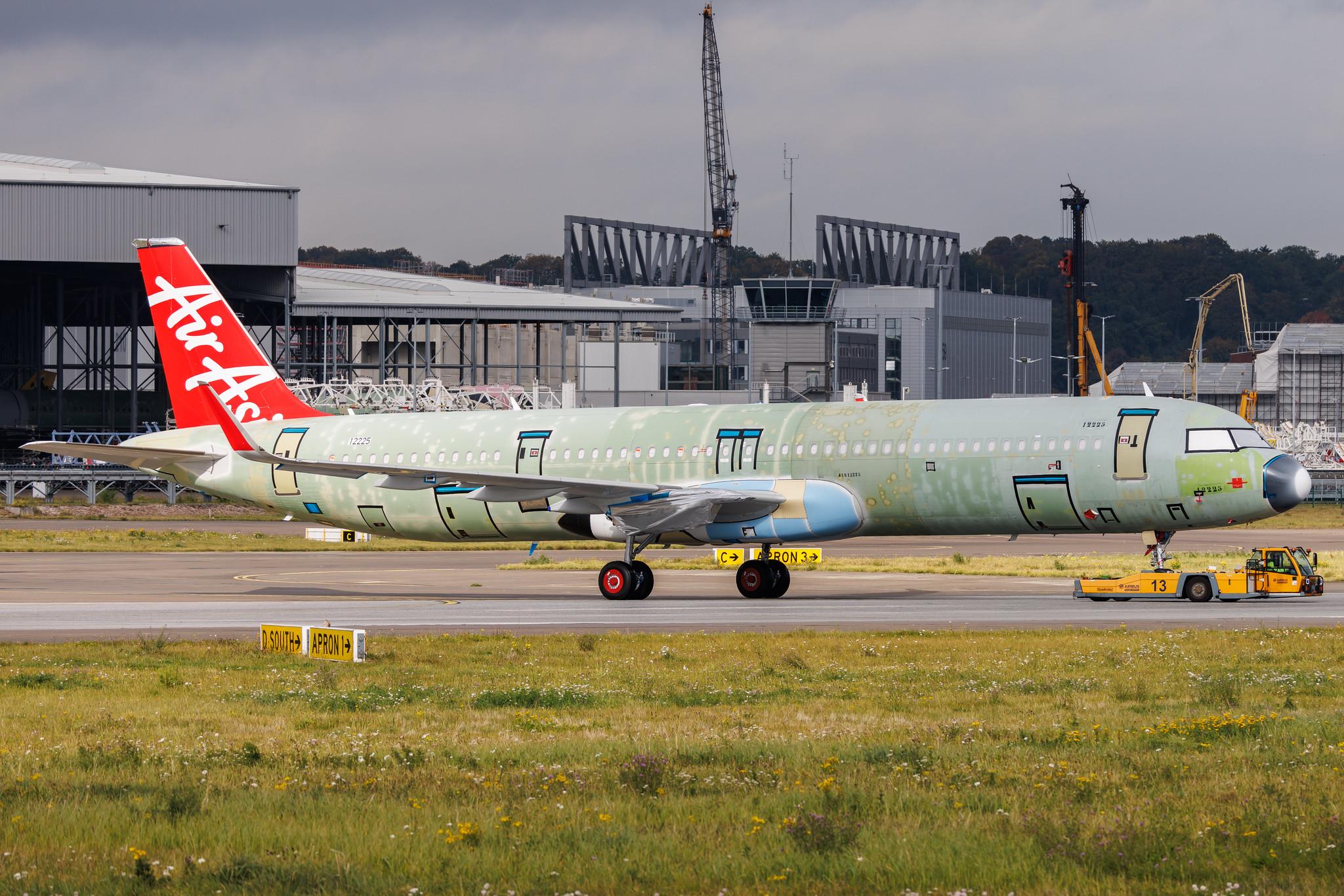 Hamburg Finkenwerder: AirAsia (AK / AXM) | Airbus A321-251NX A21N | D-AZWN | 9M- | MSN 12225