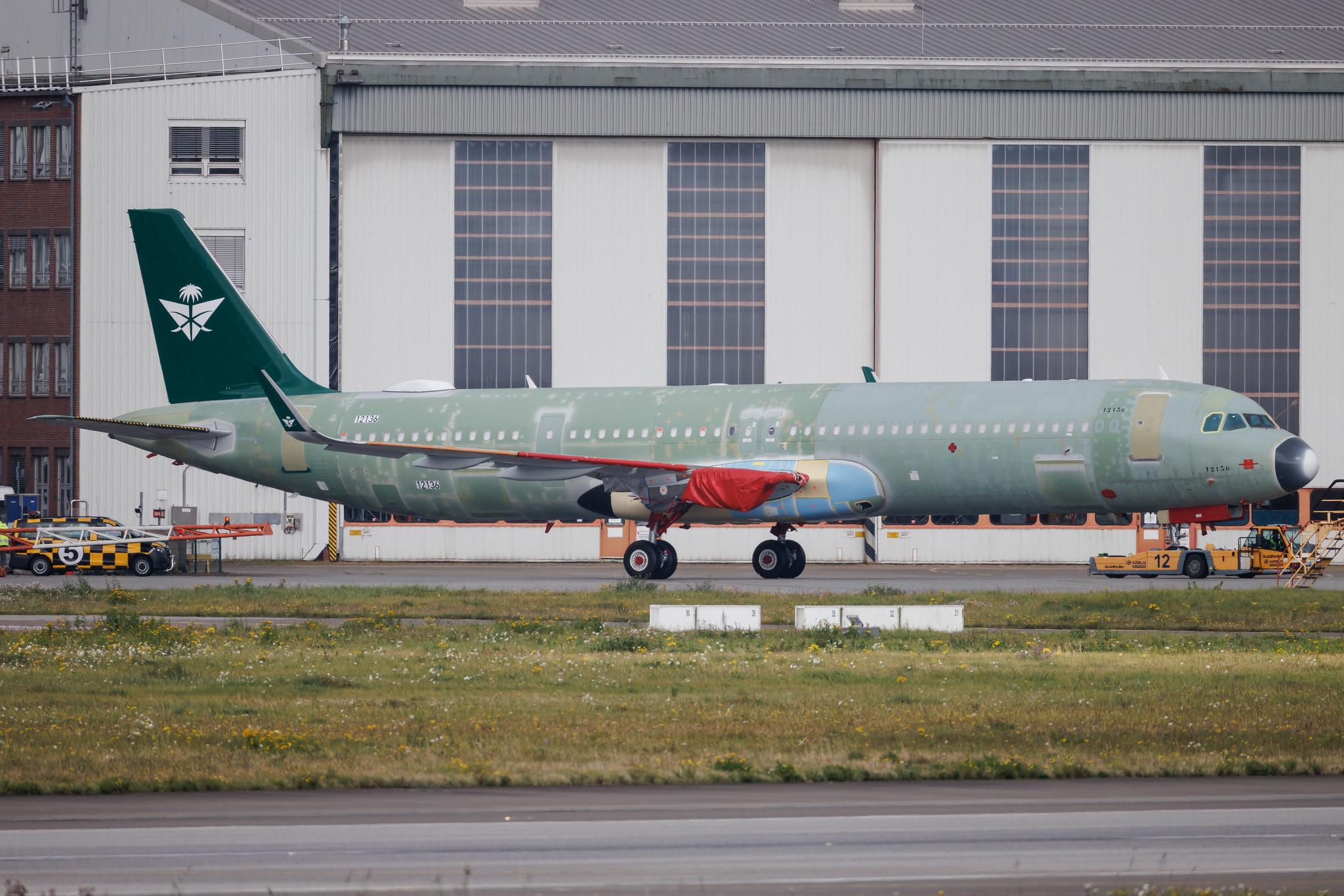 Hamburg Finkenwerder: Saudi Arabian Airlines | Airbus A321-251NX A21N | D-AVXJ | HZ- | MSN 12136