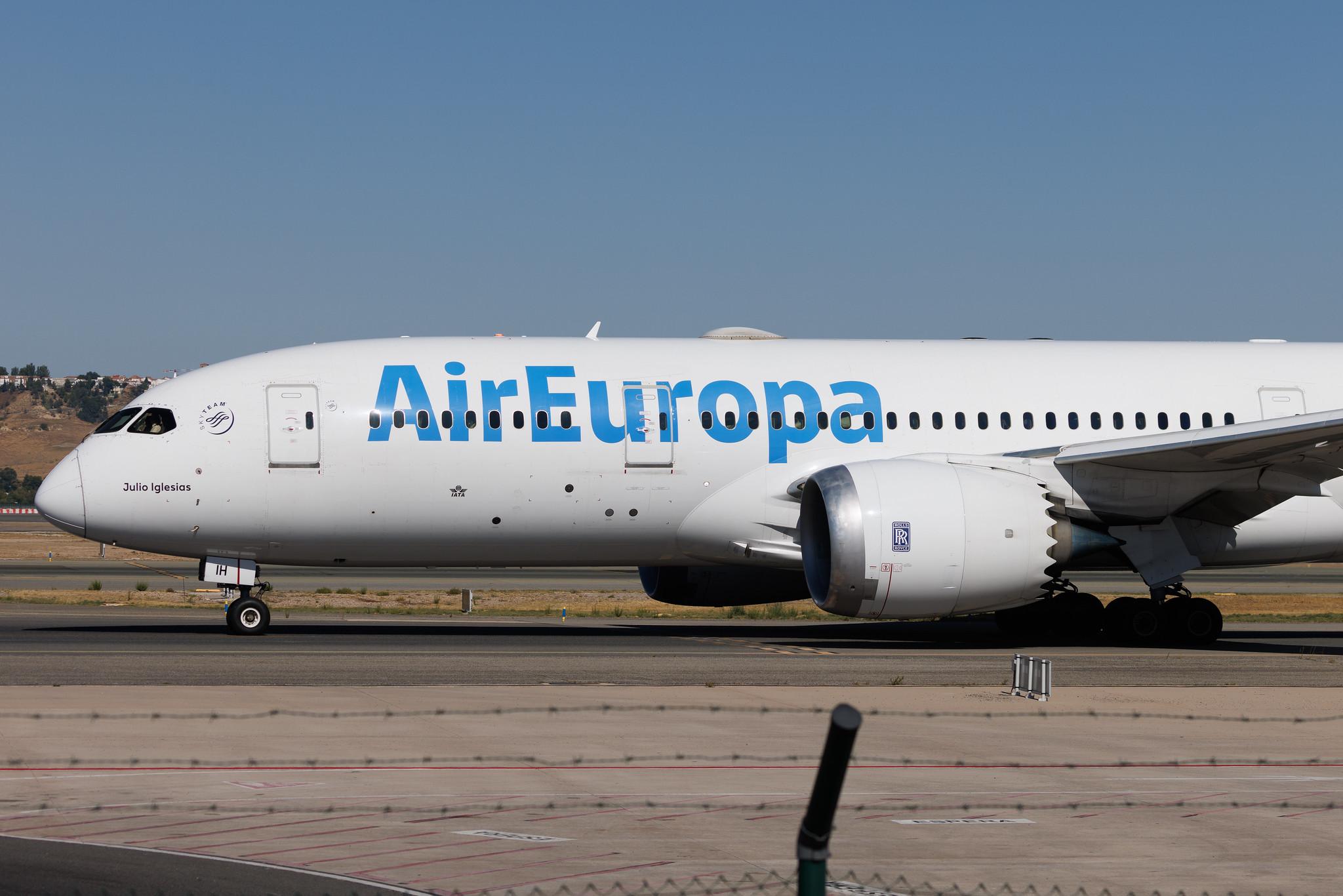 Madrid Barajas Airport: Air Europa (UX / AEA) | Boeing 787-8 Dreamliner B788 | EC-MIH | MSN 36413