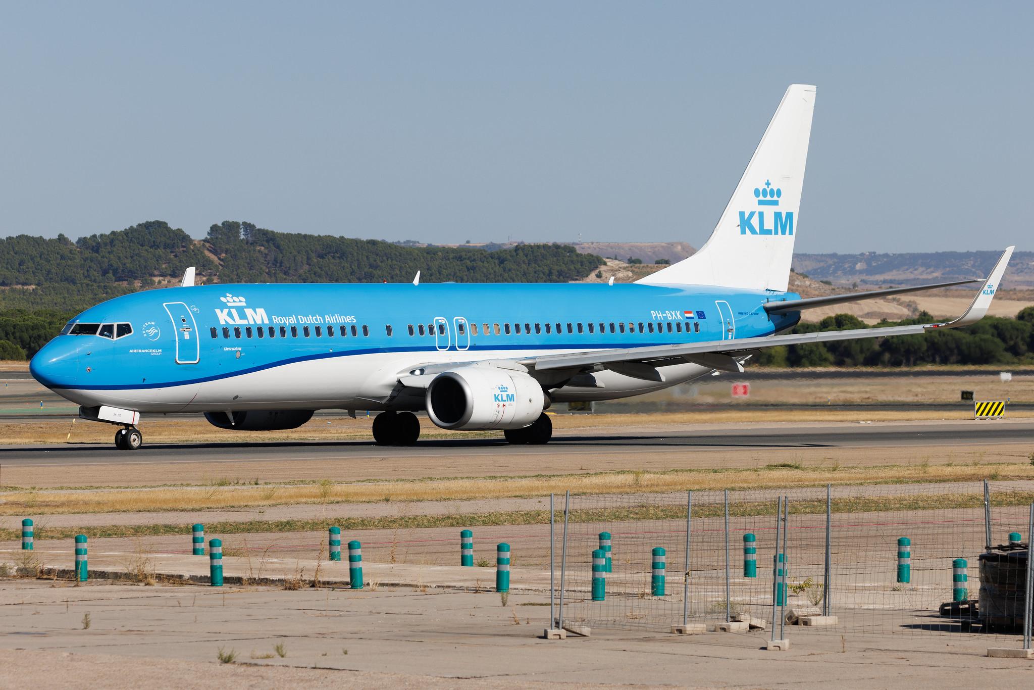 Madrid Barajas Airport: KLM (KL / KLM) | Boeing 737-8K2 B738 | PH-BXK | MSN 29598