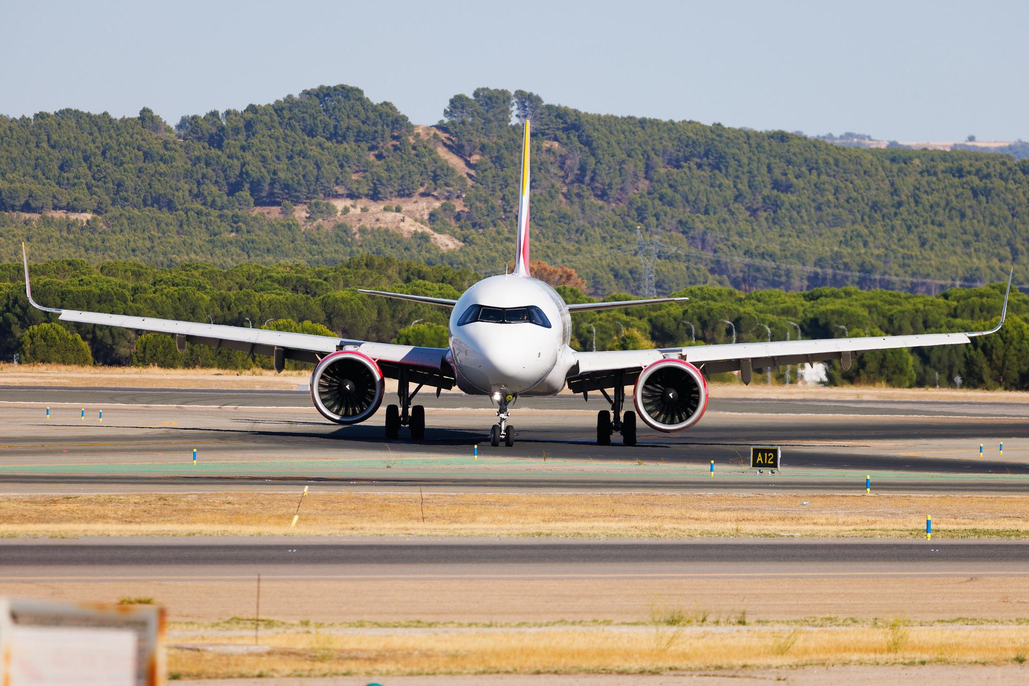 Madrid Barajas Airport: Iberia Express (I2 / IBS) | Airbus A321-271NX A21N | EC-OCI | MSN 11537