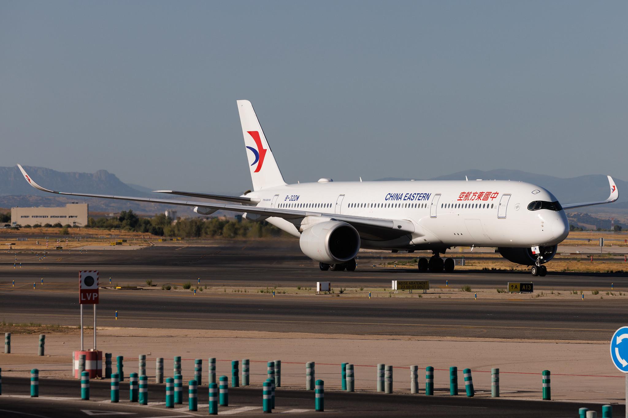 Madrid Barajas Airport: China Eastern Airlines (MU / CES) | Airbus A350-941 A359 | B-32DW | MSN 577