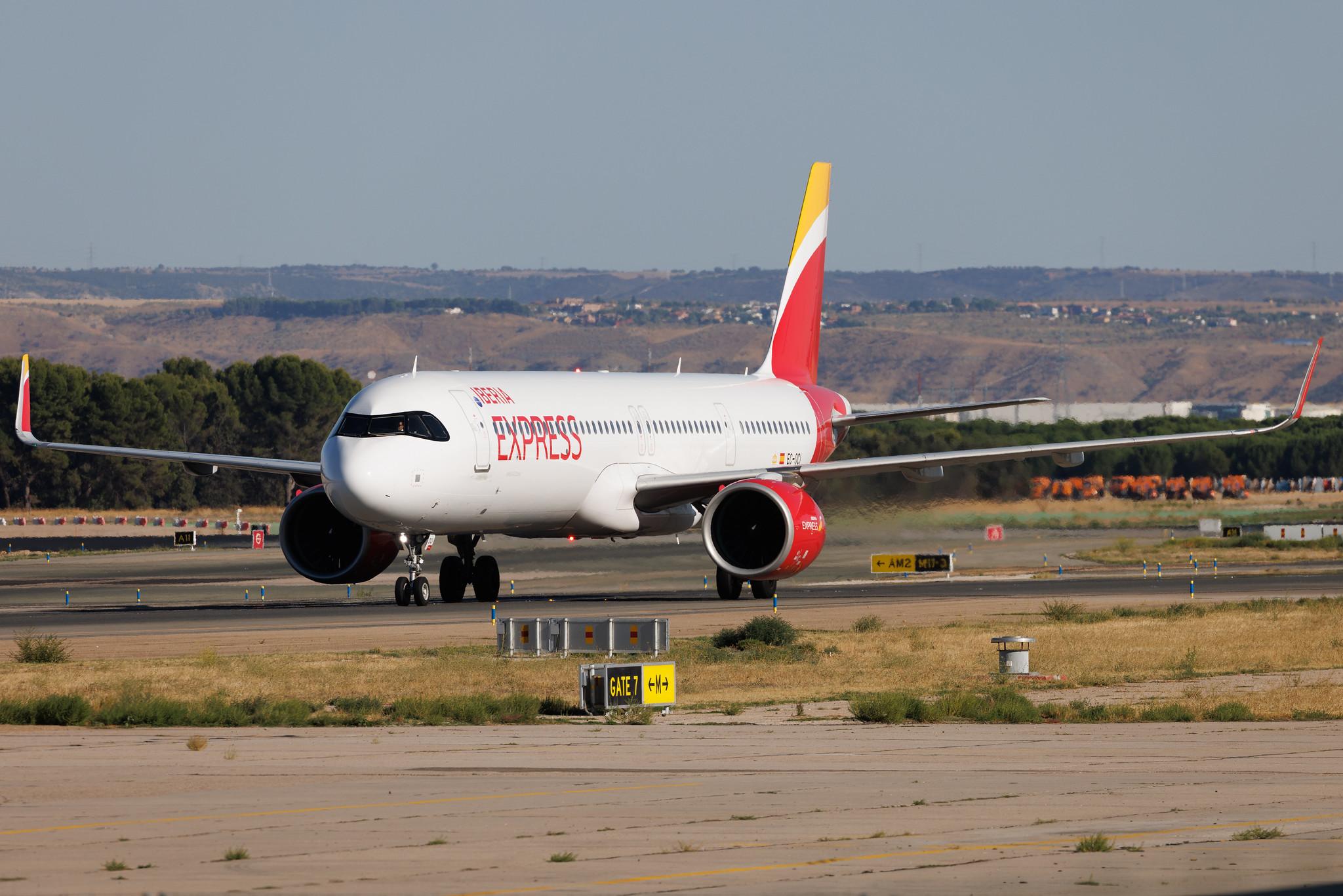 Madrid Barajas Airport: Iberia Express (I2 / IBS) | Airbus A321-271NX A21N | EC-OCI | MSN 11537
