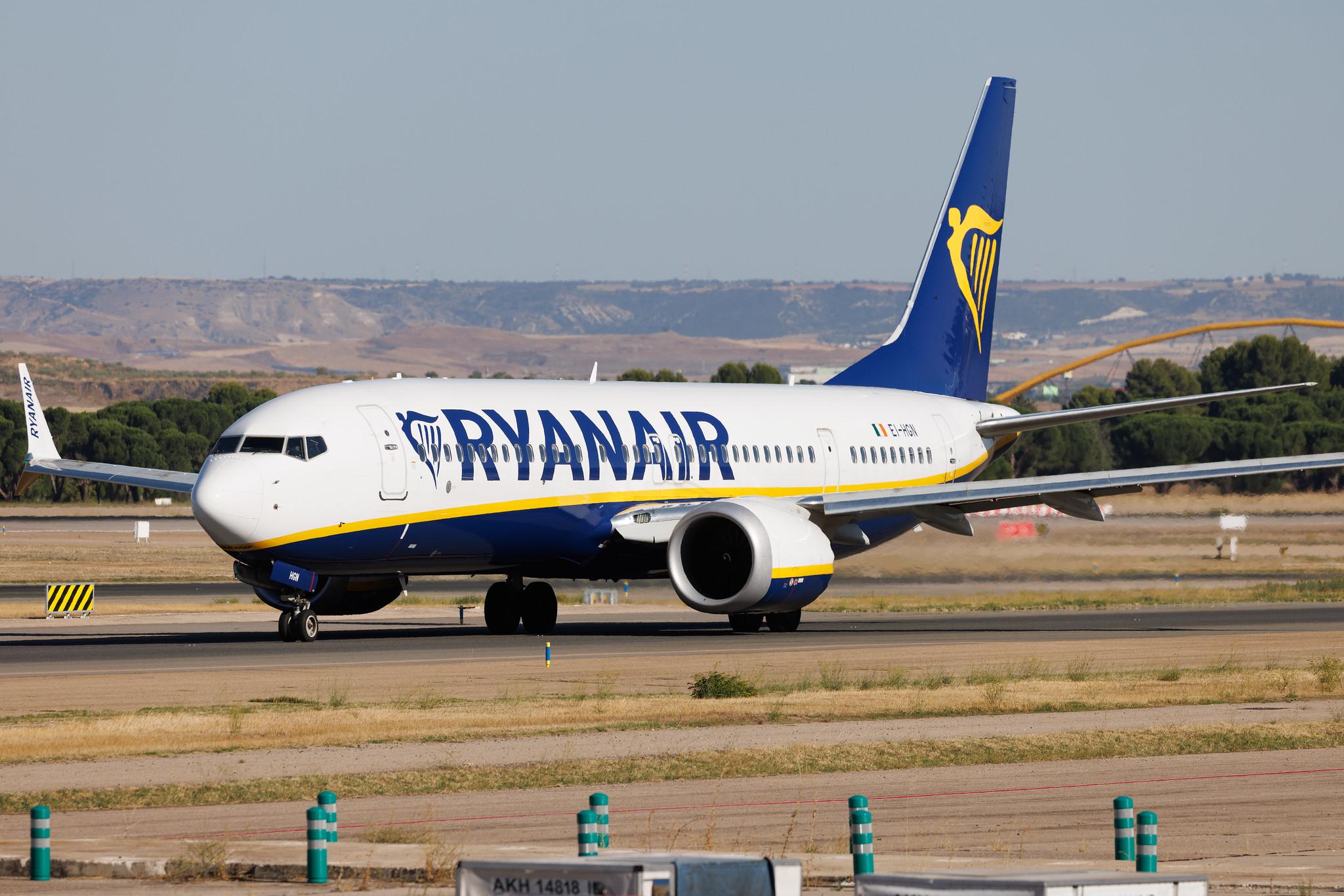 Madrid Barajas Airport: Ryanair (FR / RYR) | Boeing 737 MAX 8-200 B38M | EI-HGN | MSN 62327