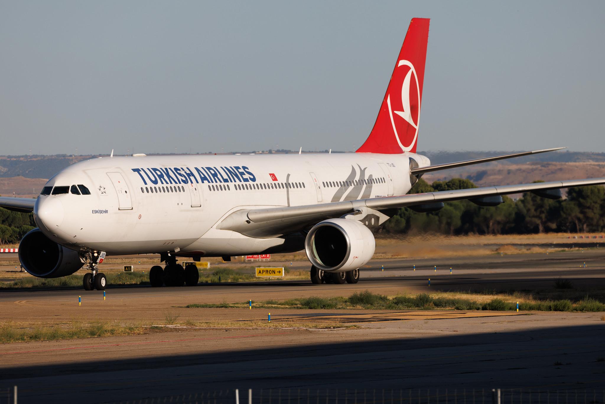 Madrid Barajas Airport: Turkish Airlines (TK / THY) | Airbus A330-223 A332 | TC-JIO | MSN 0869