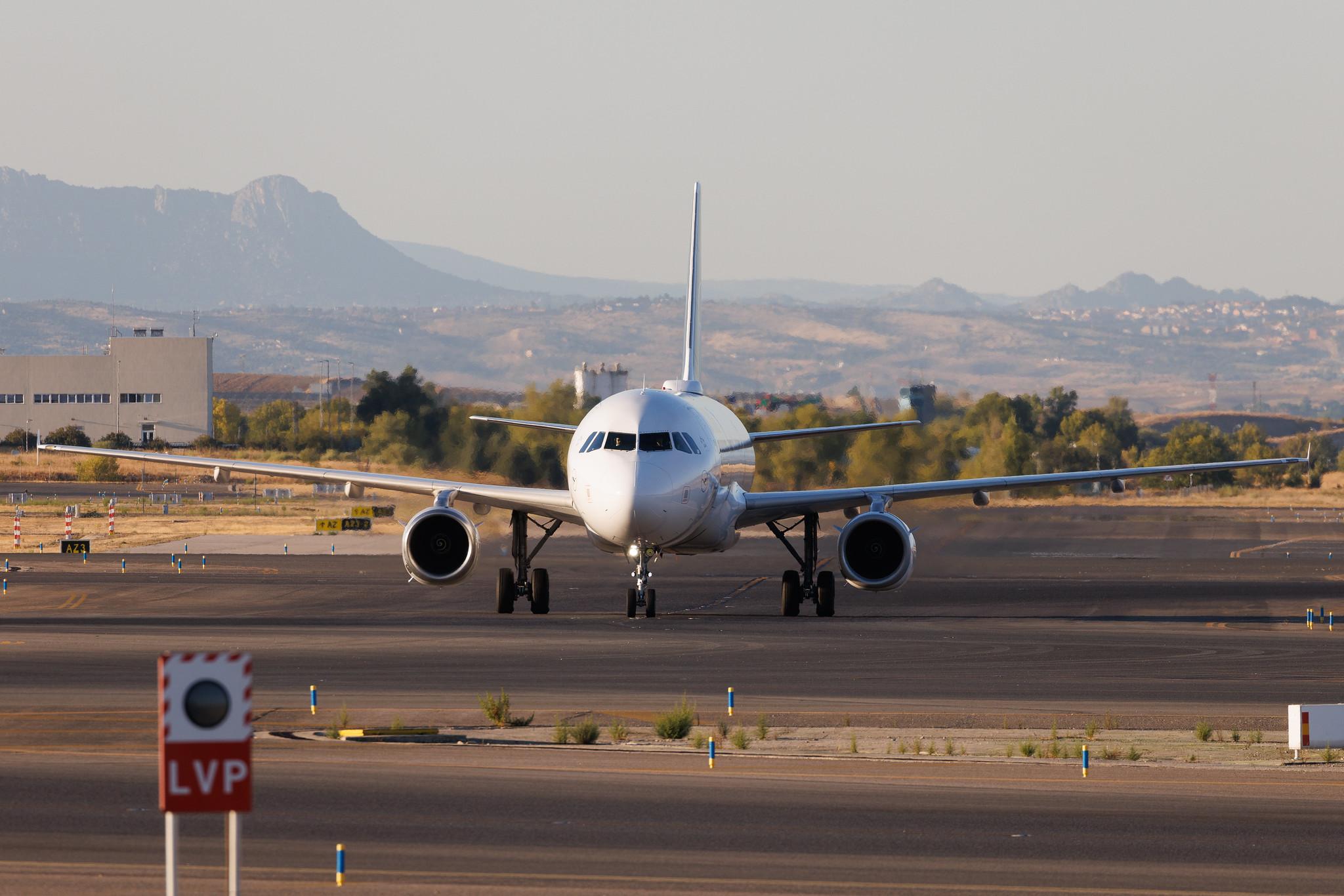 Madrid Barajas Airport: Lufthansa (LH / DLH) | Airbus A321-231 A321 | D-AIDJ | MSN 4792