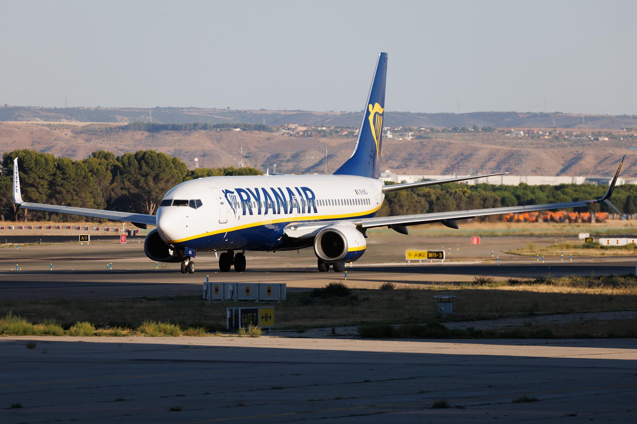 Madrid Barajas Airport: Ryanair (FR / RYR) | Boeing 737-8AS B738 | EI-EKJ | MSN 38497