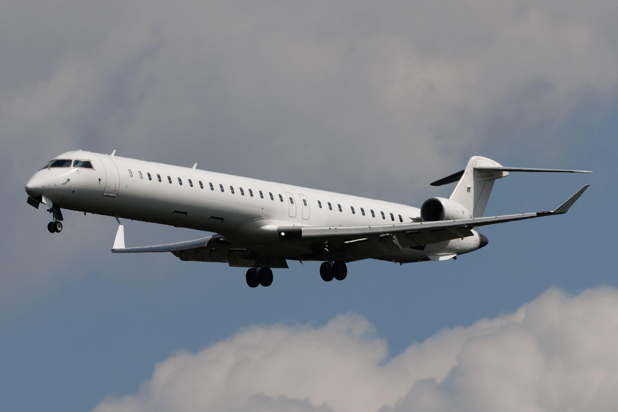 Frankfurt Airport: Hibernian Airlines (HG / HBN) | Mitsubishi CRJ-1000 CRJX | EI-HBA | MSN 19020