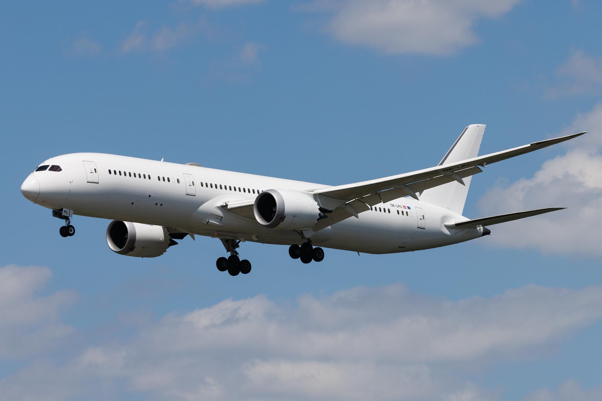 Frankfurt Airport: Austrian Airlines (OS / AUA) | Boeing 787-9 Dreamliner B789 | OE-LPL | MSN 62735