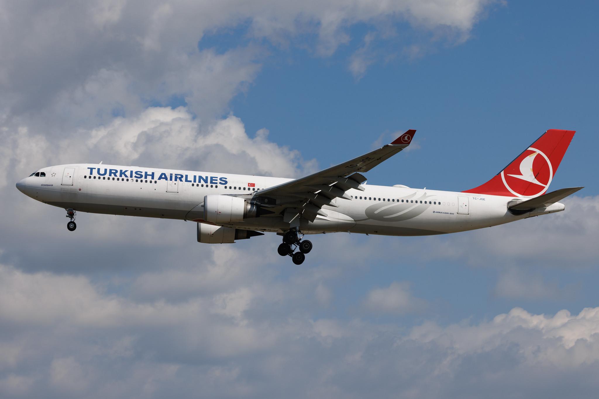 Frankfurt Airport: Turkish Airlines (TK / THY) | Airbus A330-303 A333 | TC-JOE | MSN 1571