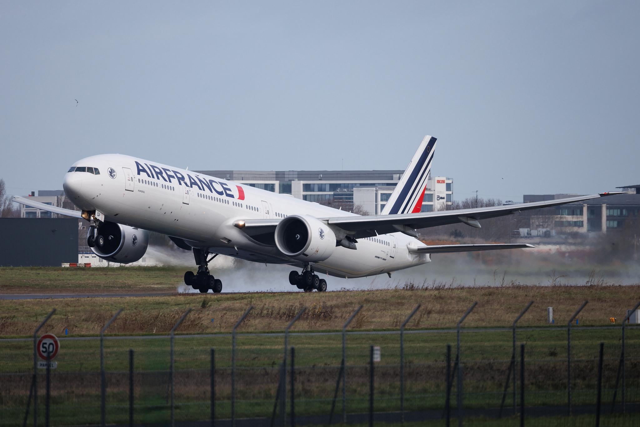 Paris Orly Airport: Air France (AF / AFR) | Boeing 777-328(ER) B77W | F-GSQP | MSN 35676