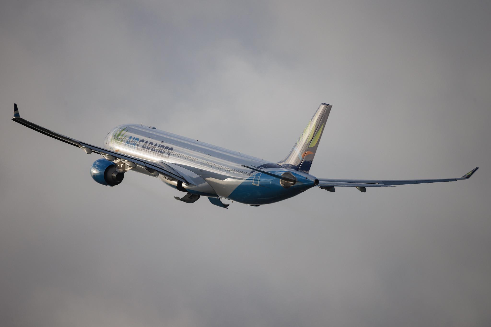 Paris Orly Airport: Air Caraïbes (TX / FWI) | Operator: Air Caraïbes Atlantique | Airbus A330-323 A333 | F-HPUJ | MSN 1727