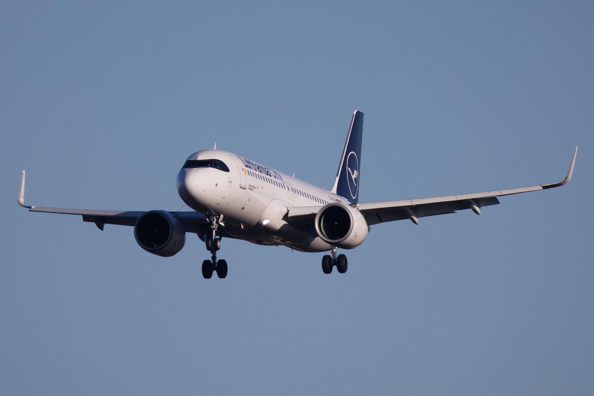 Hamburg Airport: Lufthansa City (VL / LHX) | Airbus A320-271N A20N | D-AIJN | MSN 11672