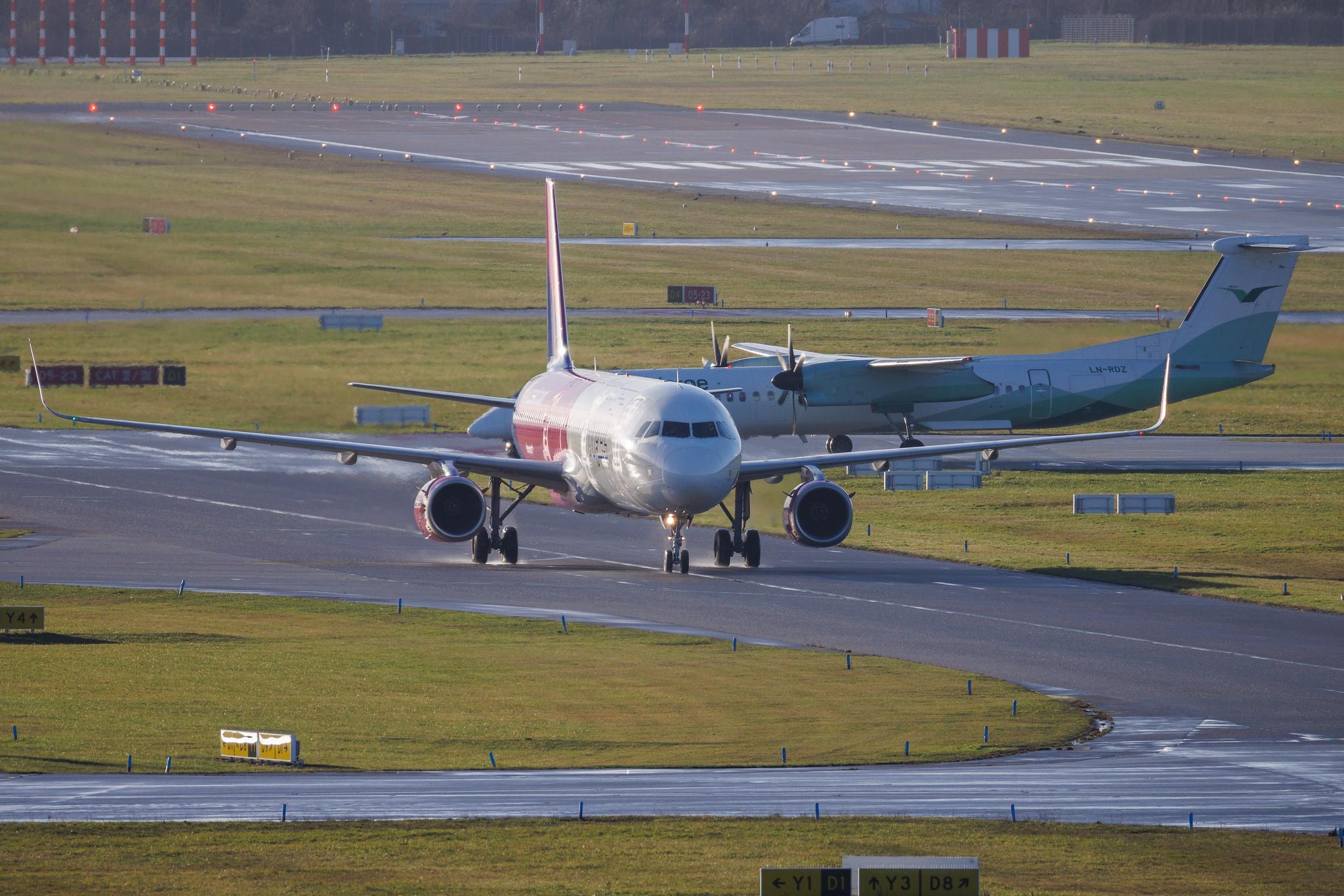 Hamburg Airport: Wizz Air (W6 / WZZ) | Airbus A321-231 A321 | HA-LXD | MSN 07032