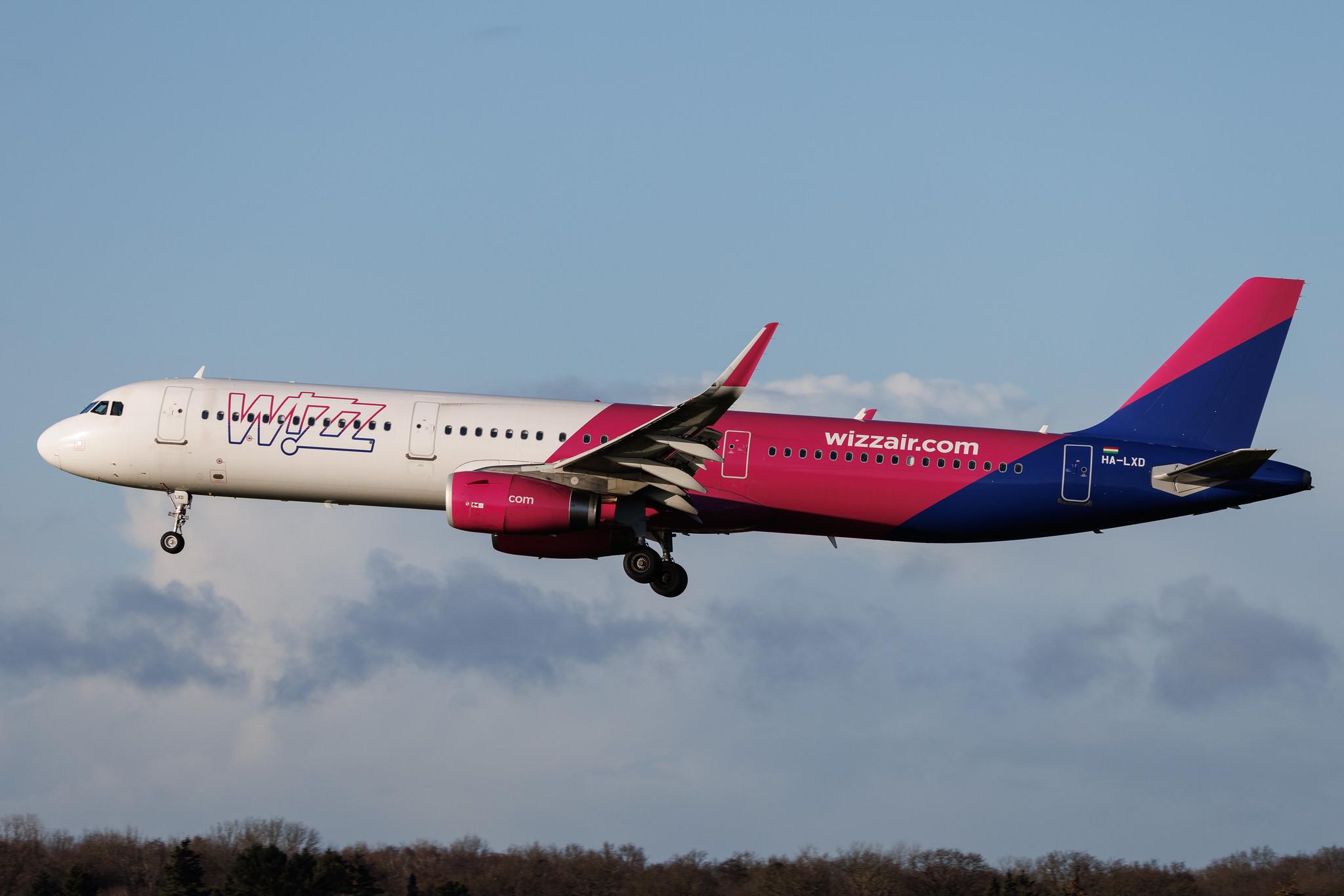 Hamburg Airport: Wizz Air (W6 / WZZ) | Airbus A321-231 A321 | HA-LXD | MSN 07032