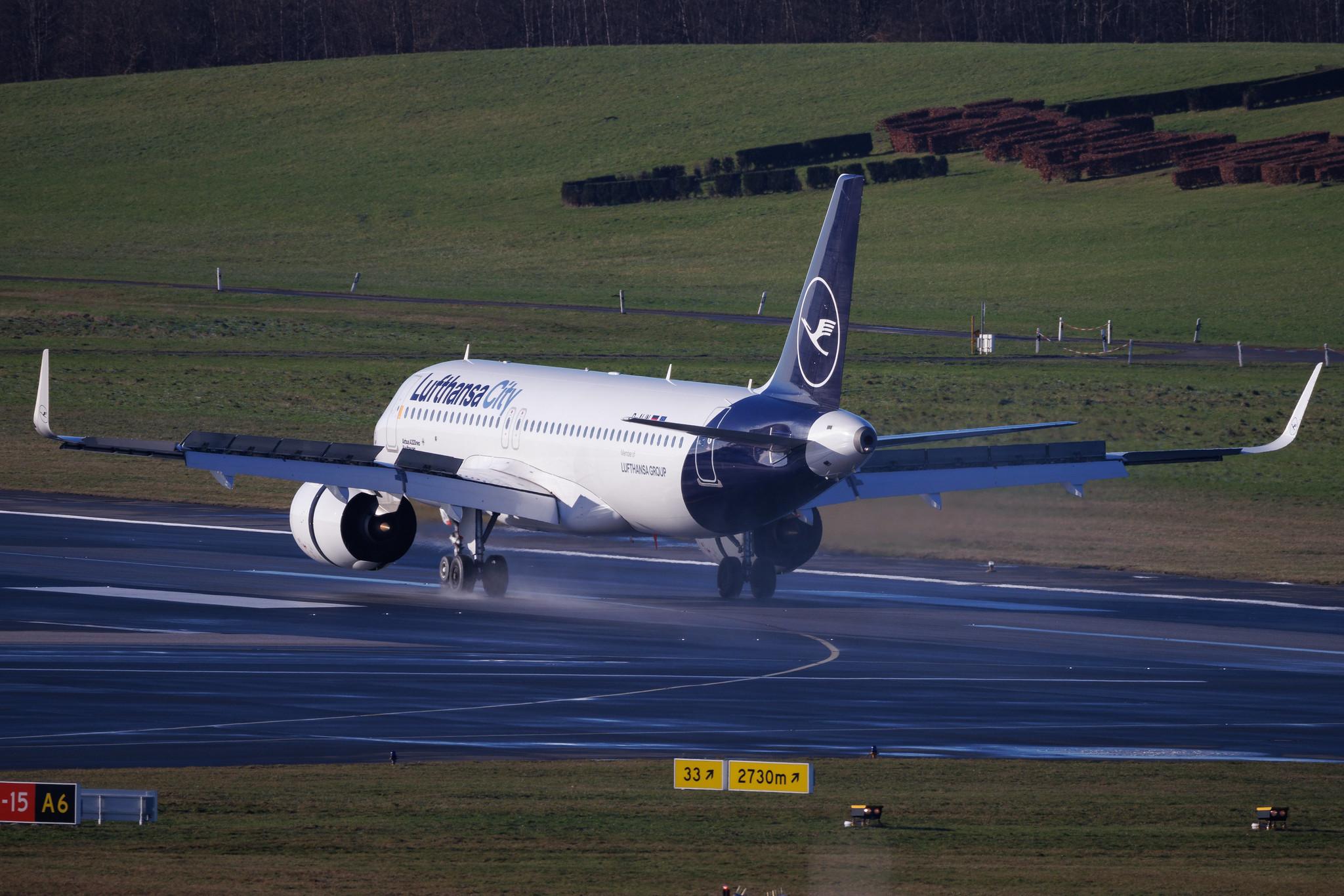 Hamburg Airport: Lufthansa City (VL / LHX) | Airbus A320-271N A20N | D-AIJN | MSN 11672