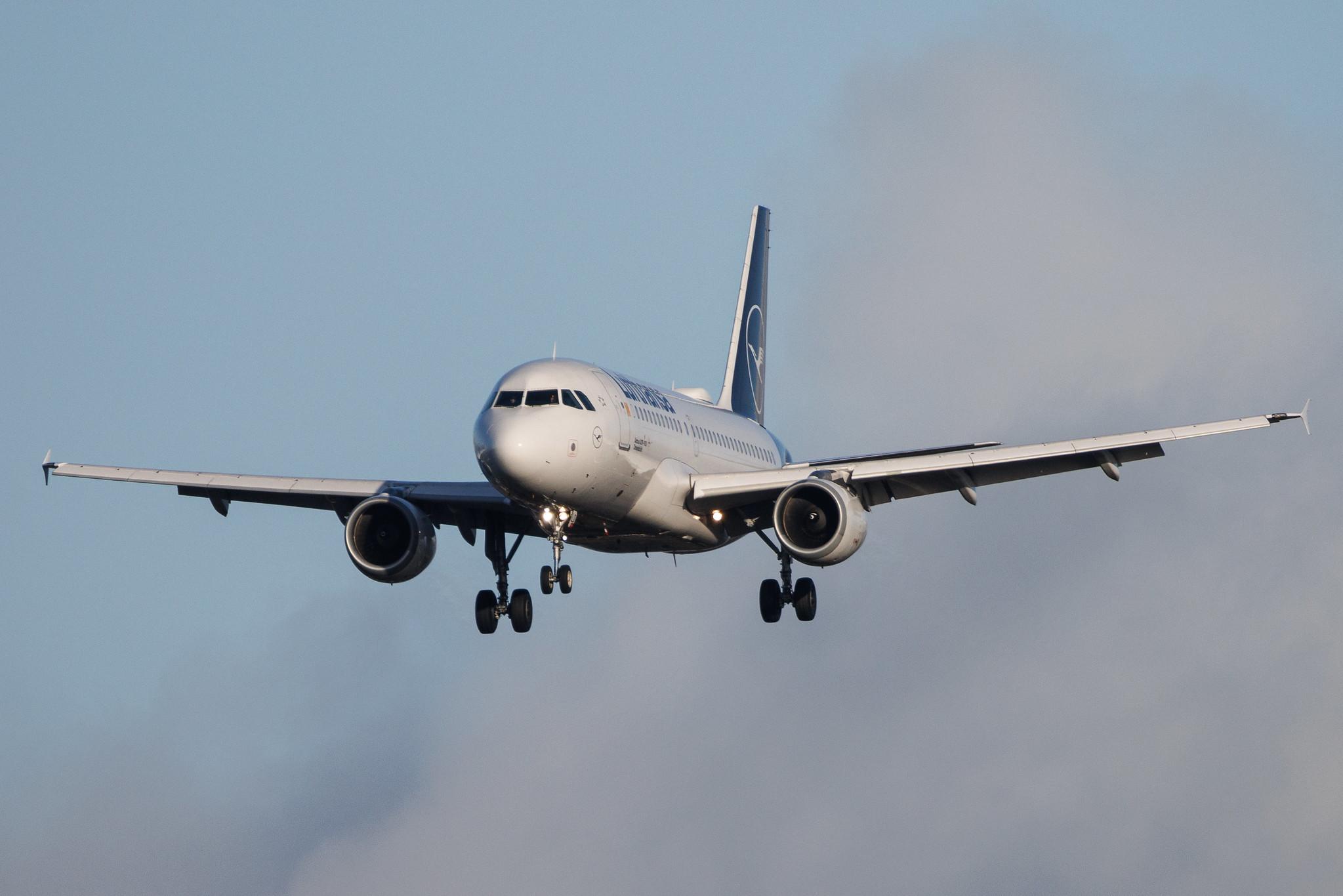 Hamburg Airport: Lufthansa (LH / DLH) | Airbus A319-114 A319 | D-AILD | MSN 0623