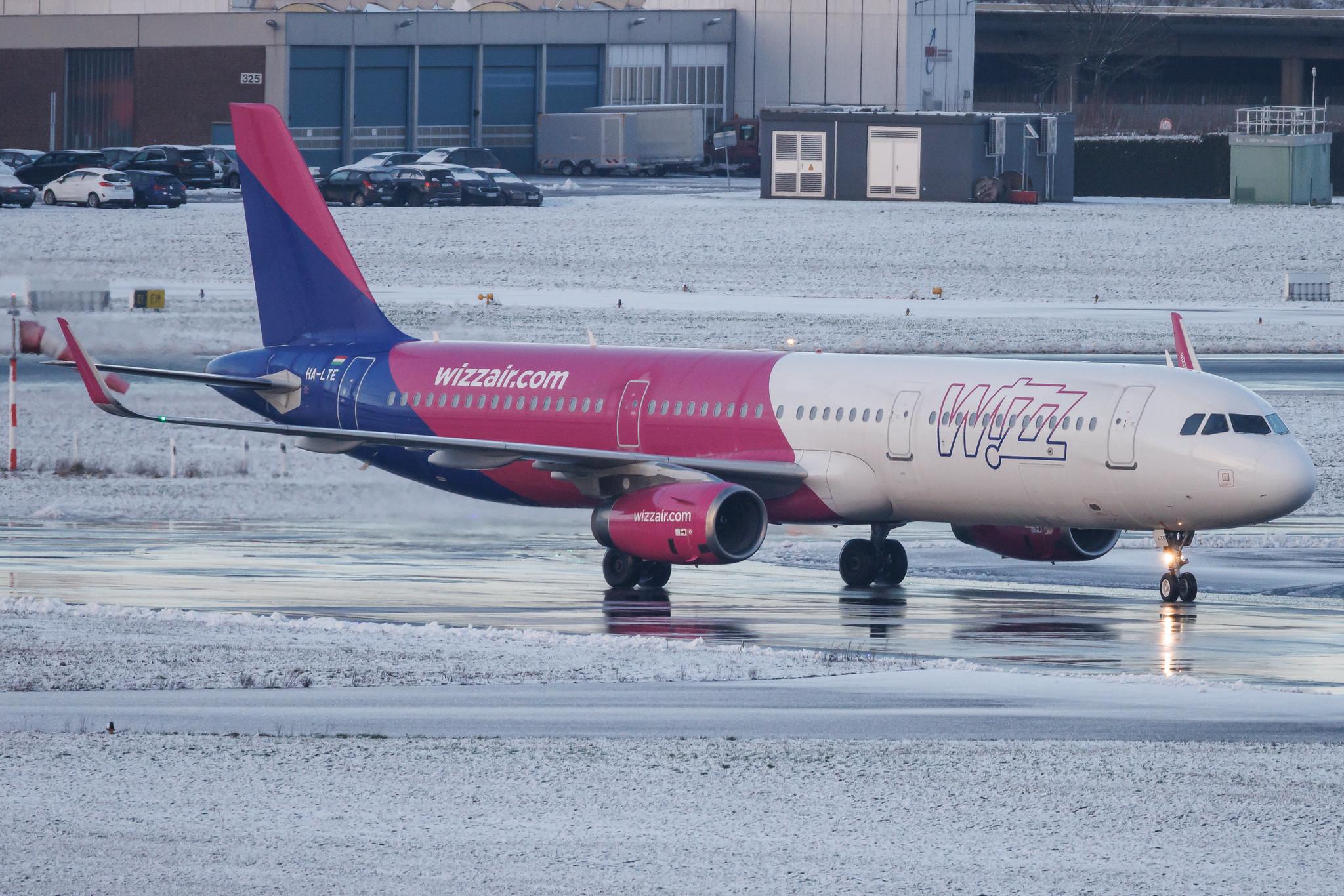 Hamburg Airport: Wizz Air (W6 / WZZ) | Airbus A321-231 A321 | HA-LTE | MSN 8325