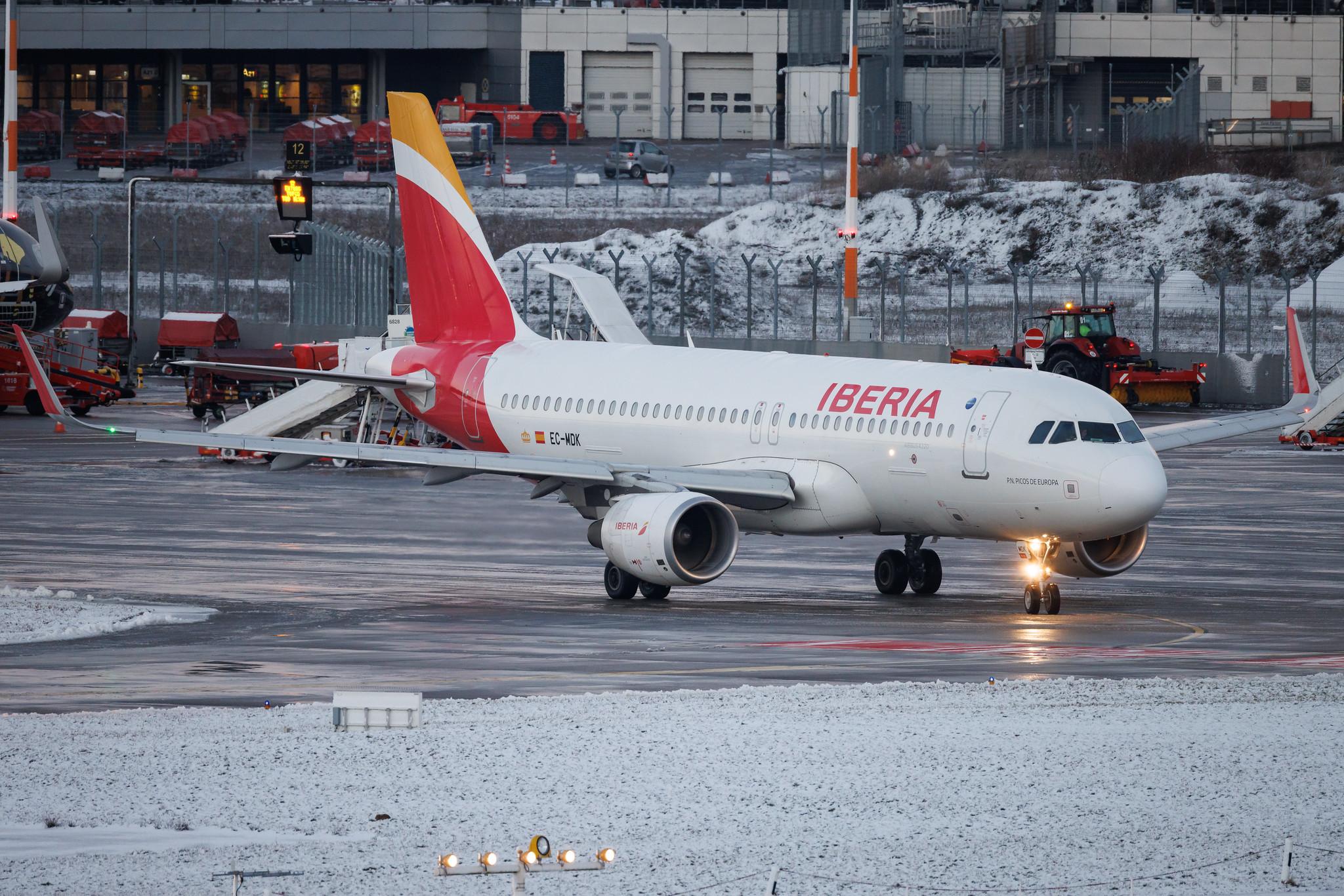 Hamburg Airport: Iberia (IB / IBE) | Airbus A320-214 A320 | EC-MDK | MSN 6328